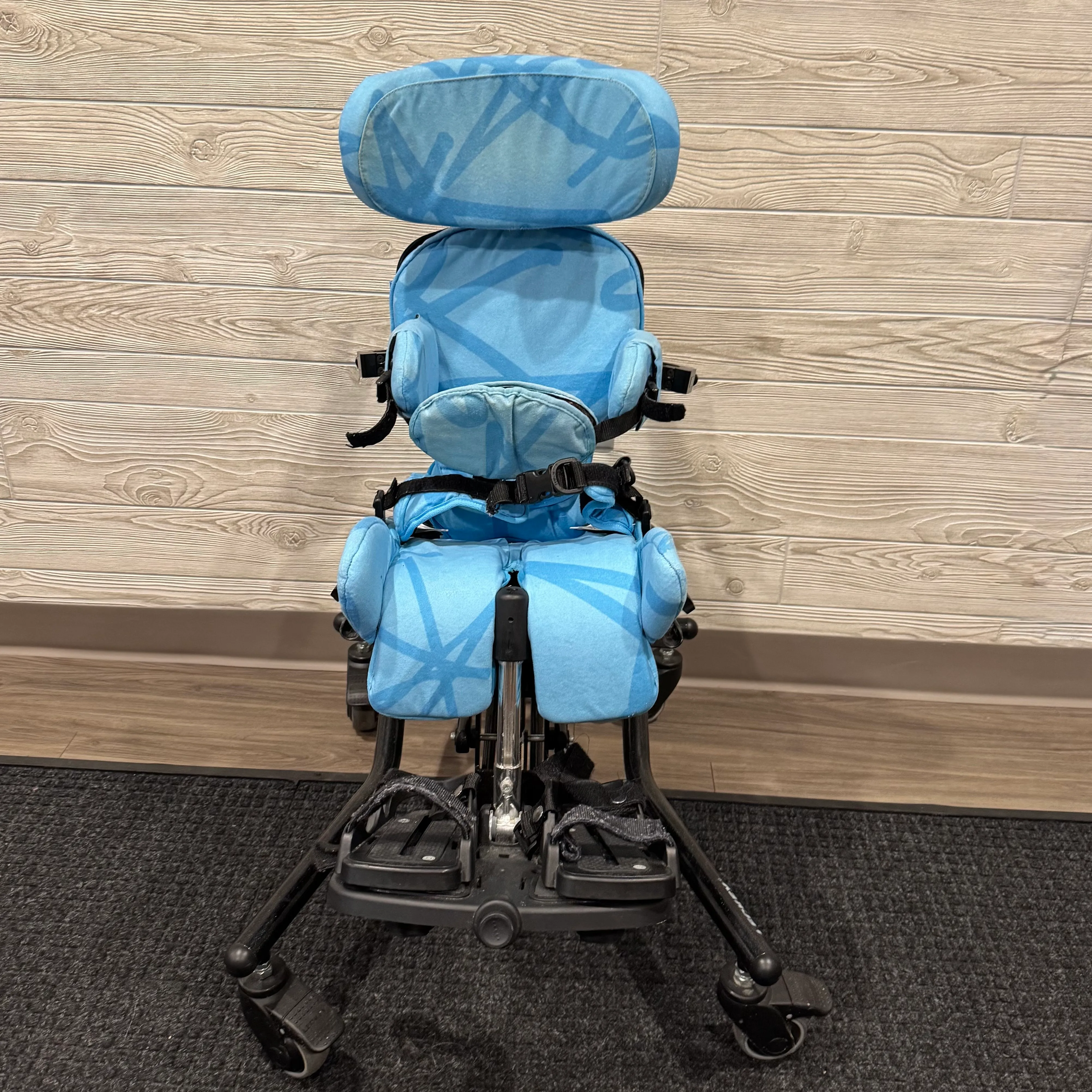 Leckey Squiggles High-Low positioning chair #0377