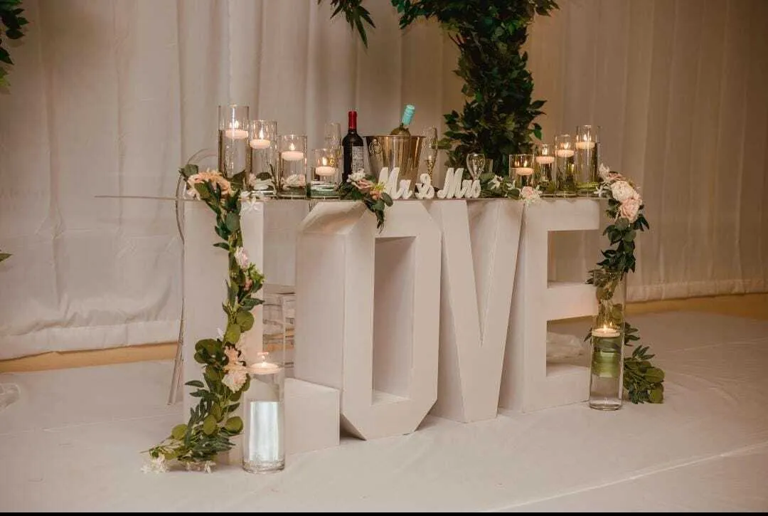 LOVE Table