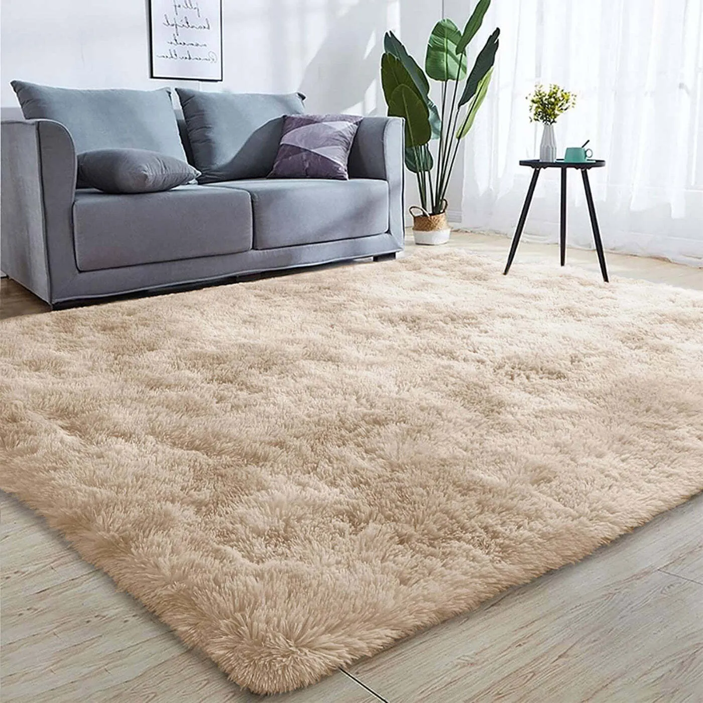 Biege fluffy rug