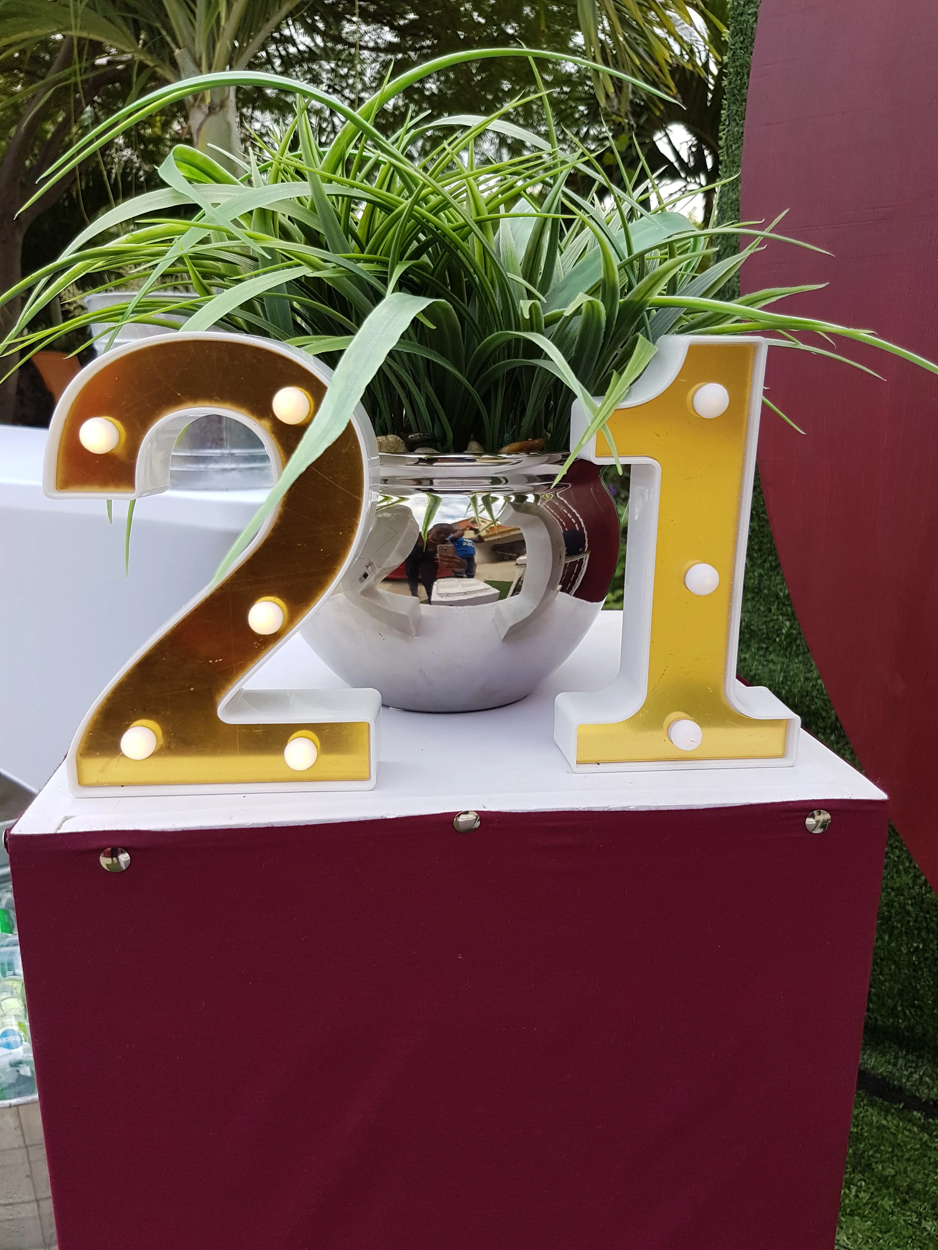 6" Gold 3D Marquee number