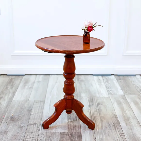 Round Wine Table