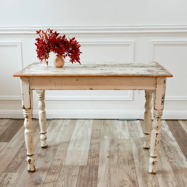 Signing Table Chippy