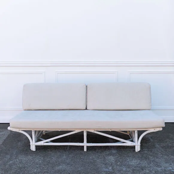 Three Seater Pretzel Lounge