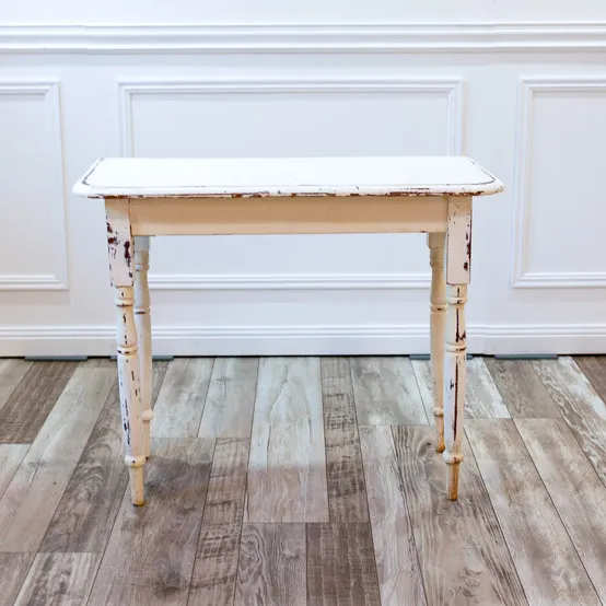 Signing Table Chippy - Small