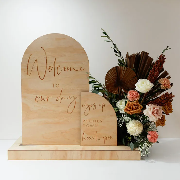 Welcome to our day sign - Timber