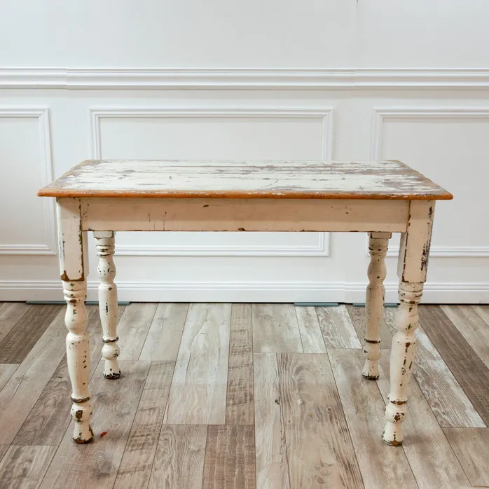 Signing Table Chippy