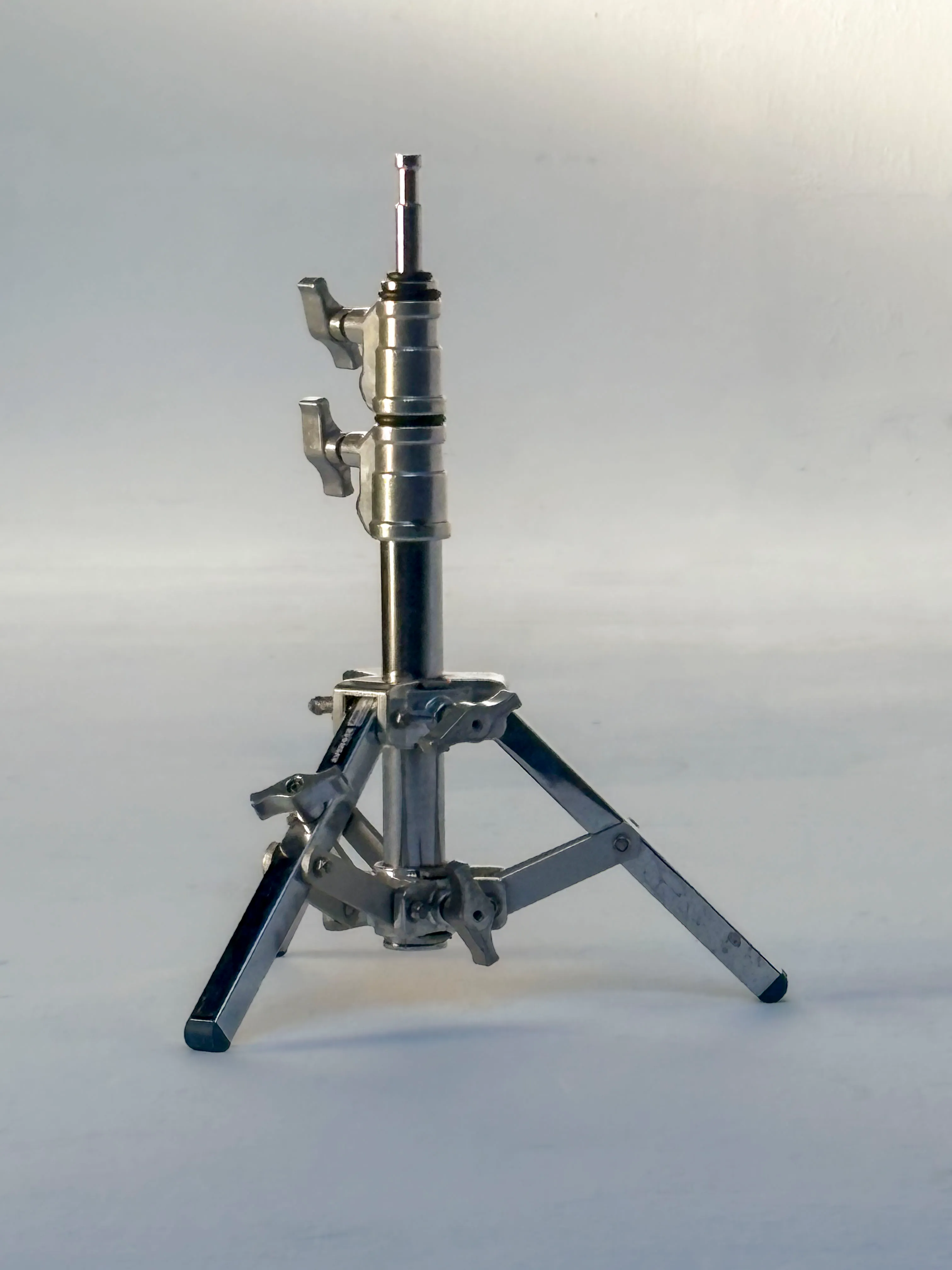 Avenger Tripode A450