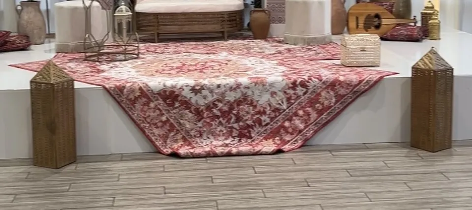 Rug Red & Ivory