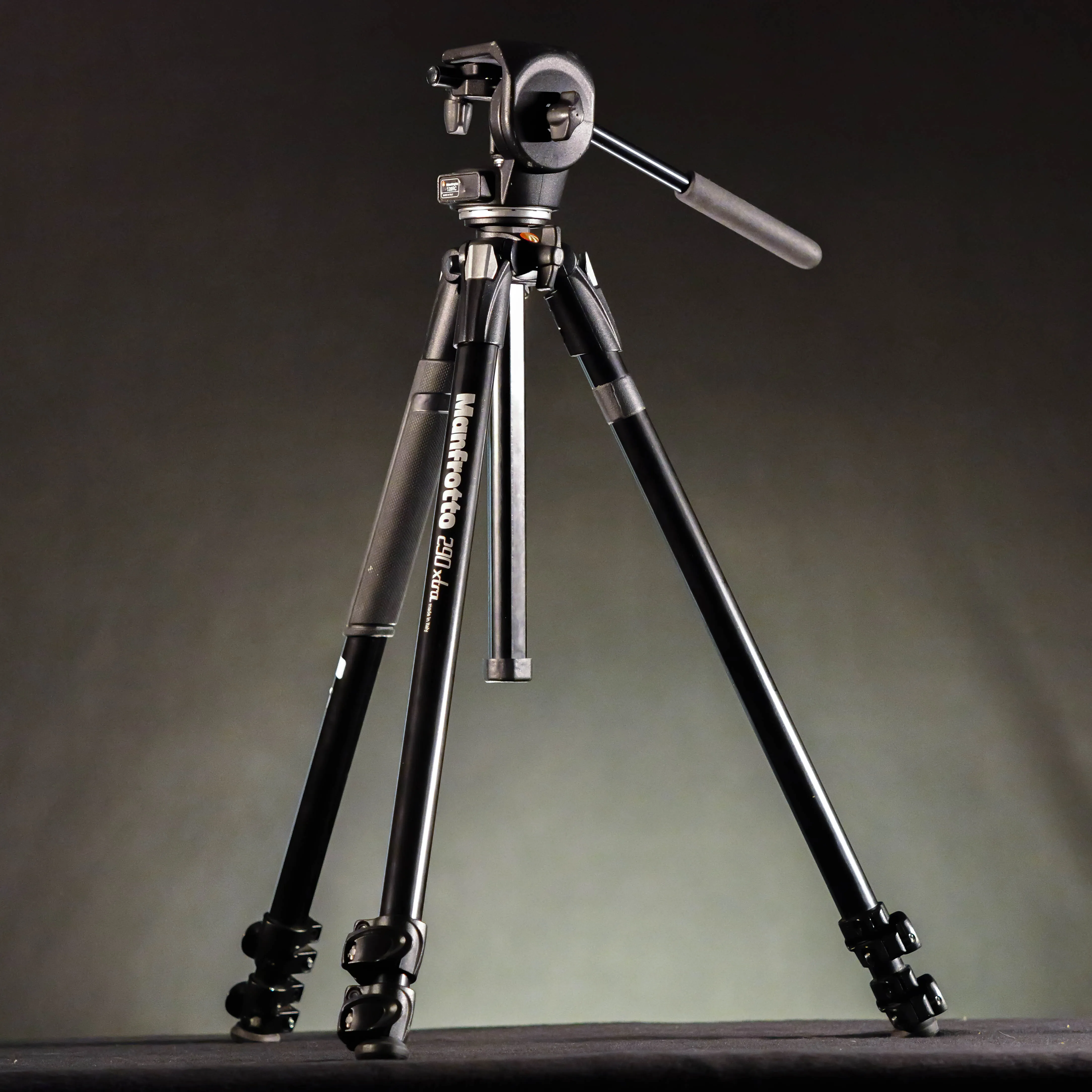 Manfrotto Friction Head Tripod (128RC & 290Extra Legs)