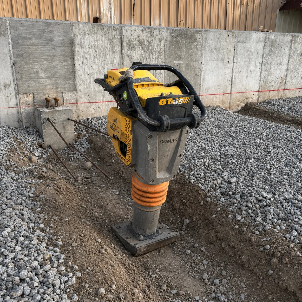JJ Compactor BT65-4 