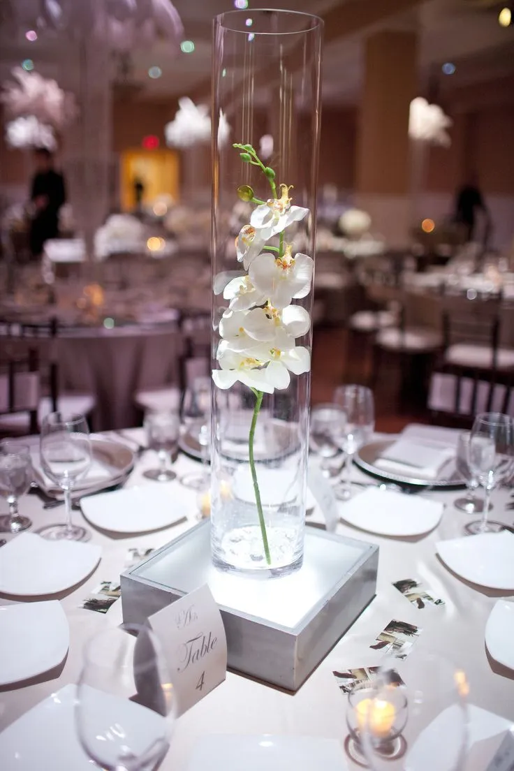 White Wedding Bar Flowers