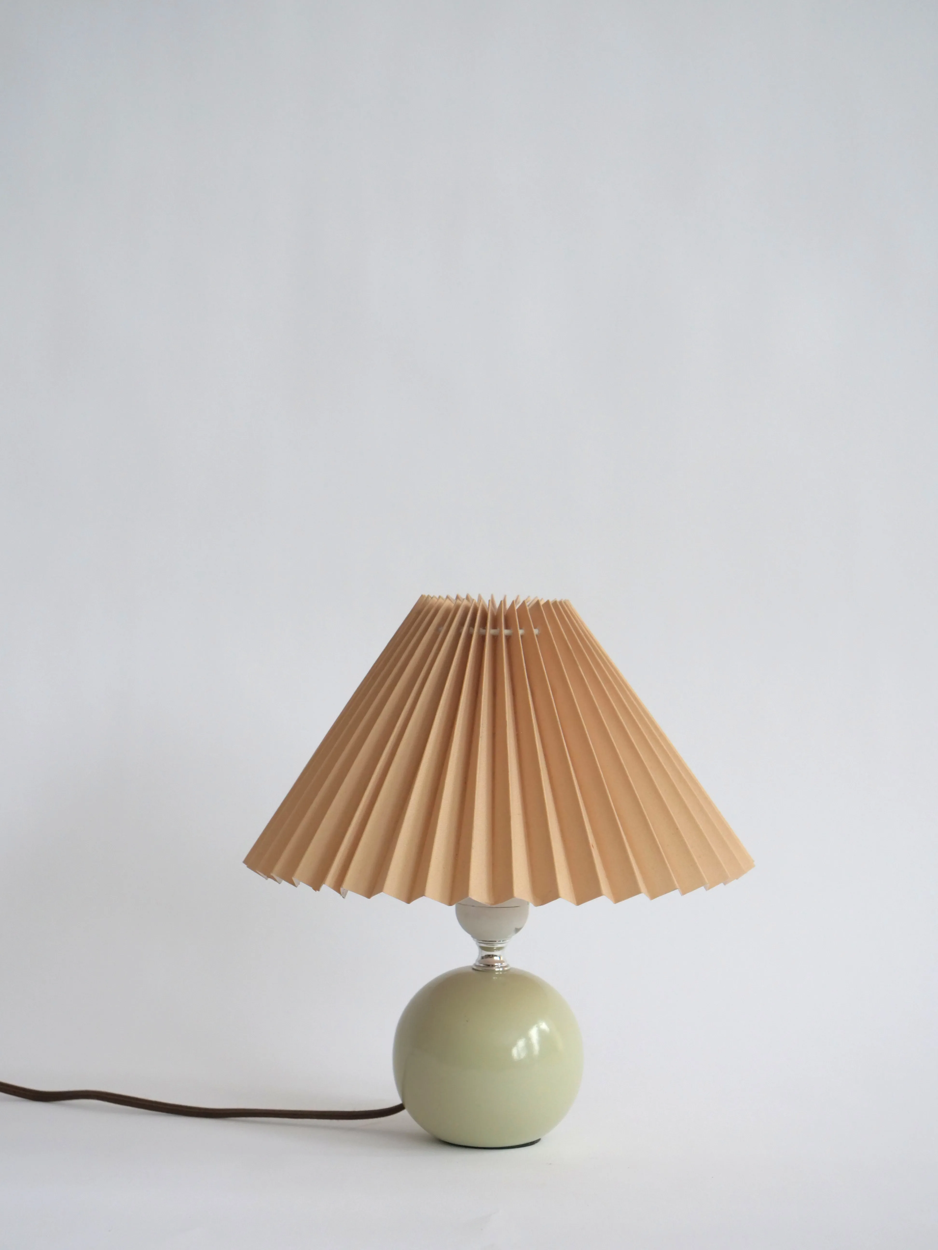 Petite lampe avec abat jour