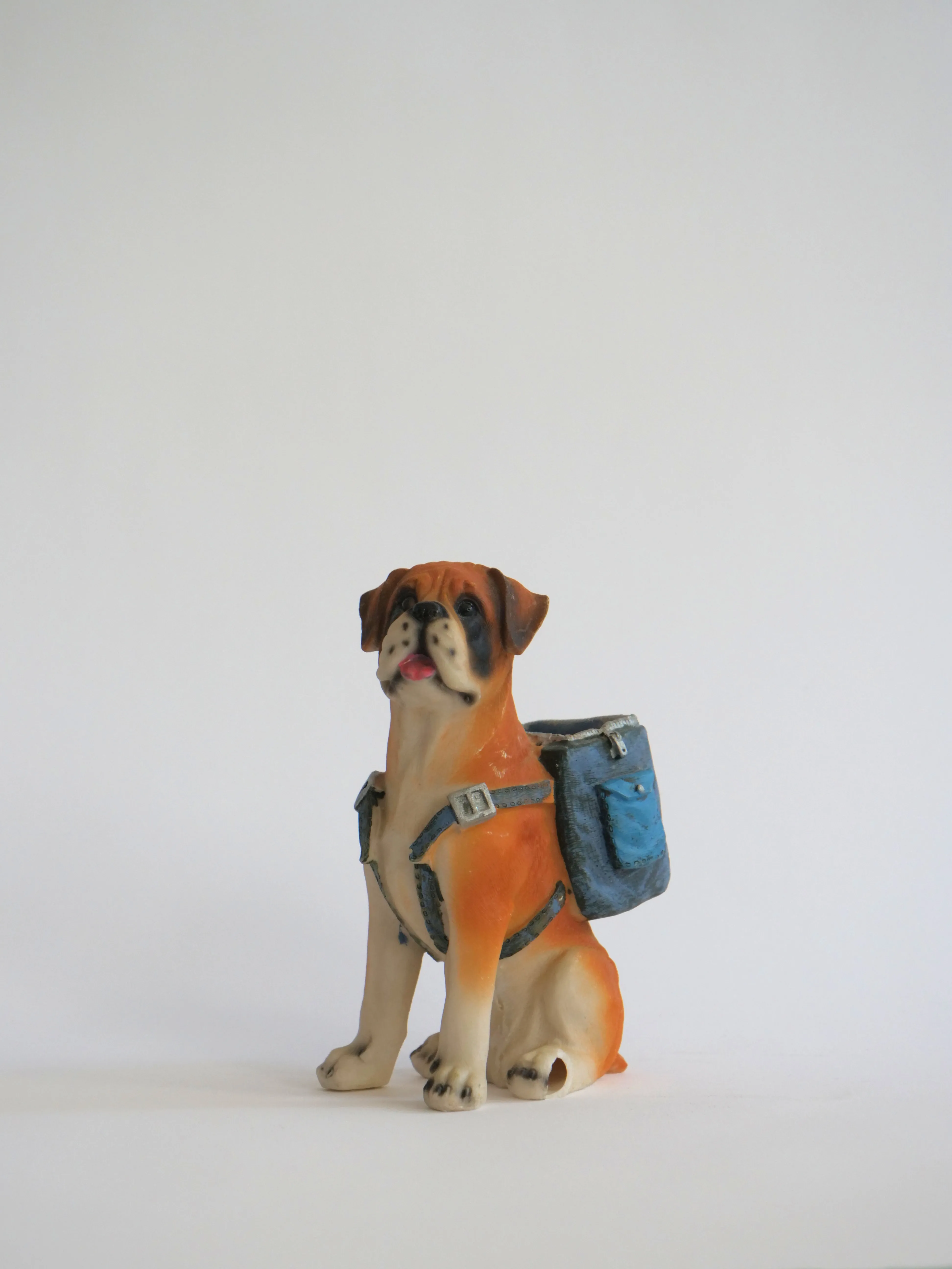 Rando-Chien – Figurine Boxer au Sac à Dos