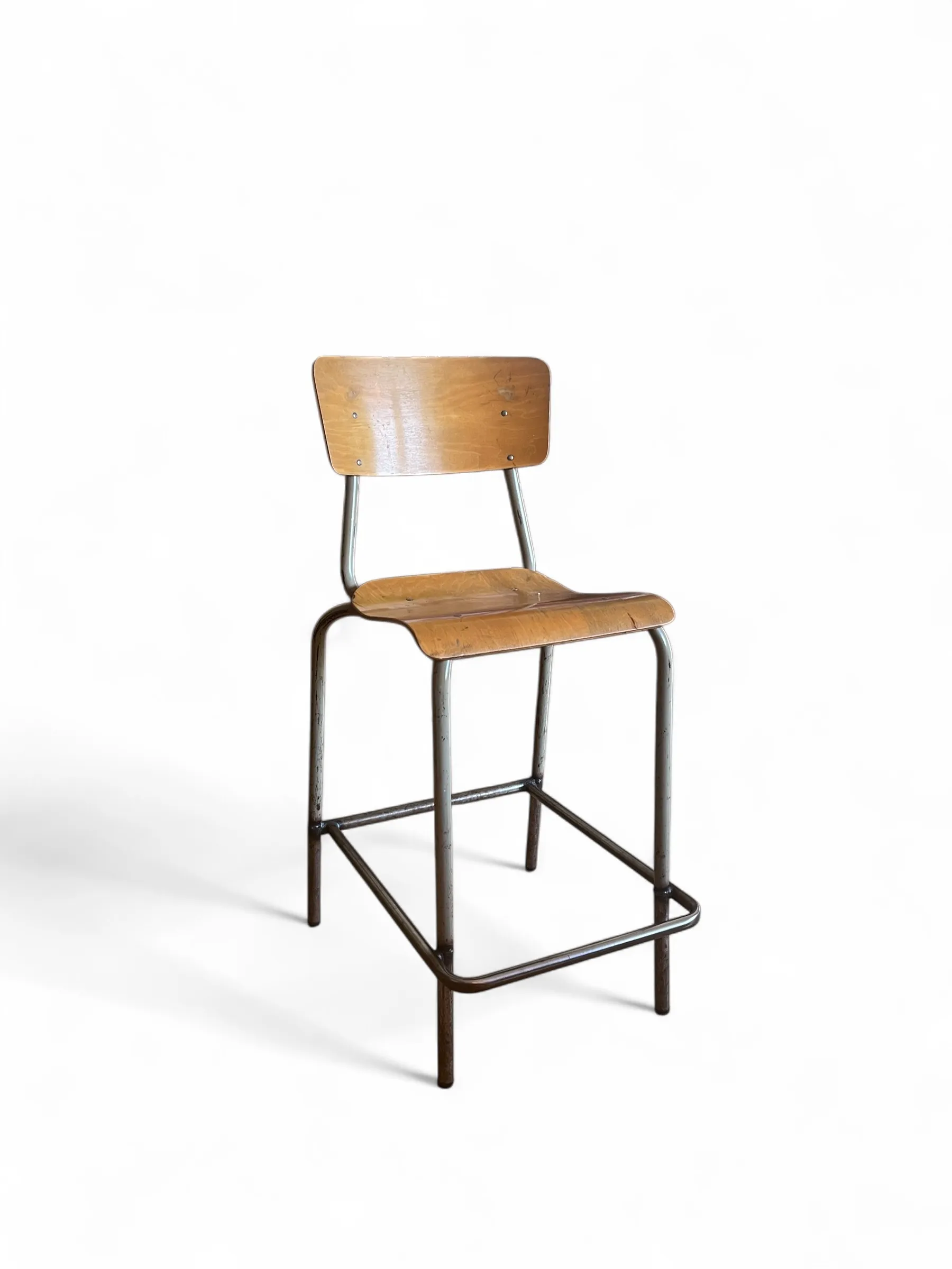 Chaise d’École Haute (Modifiée Comptoir)