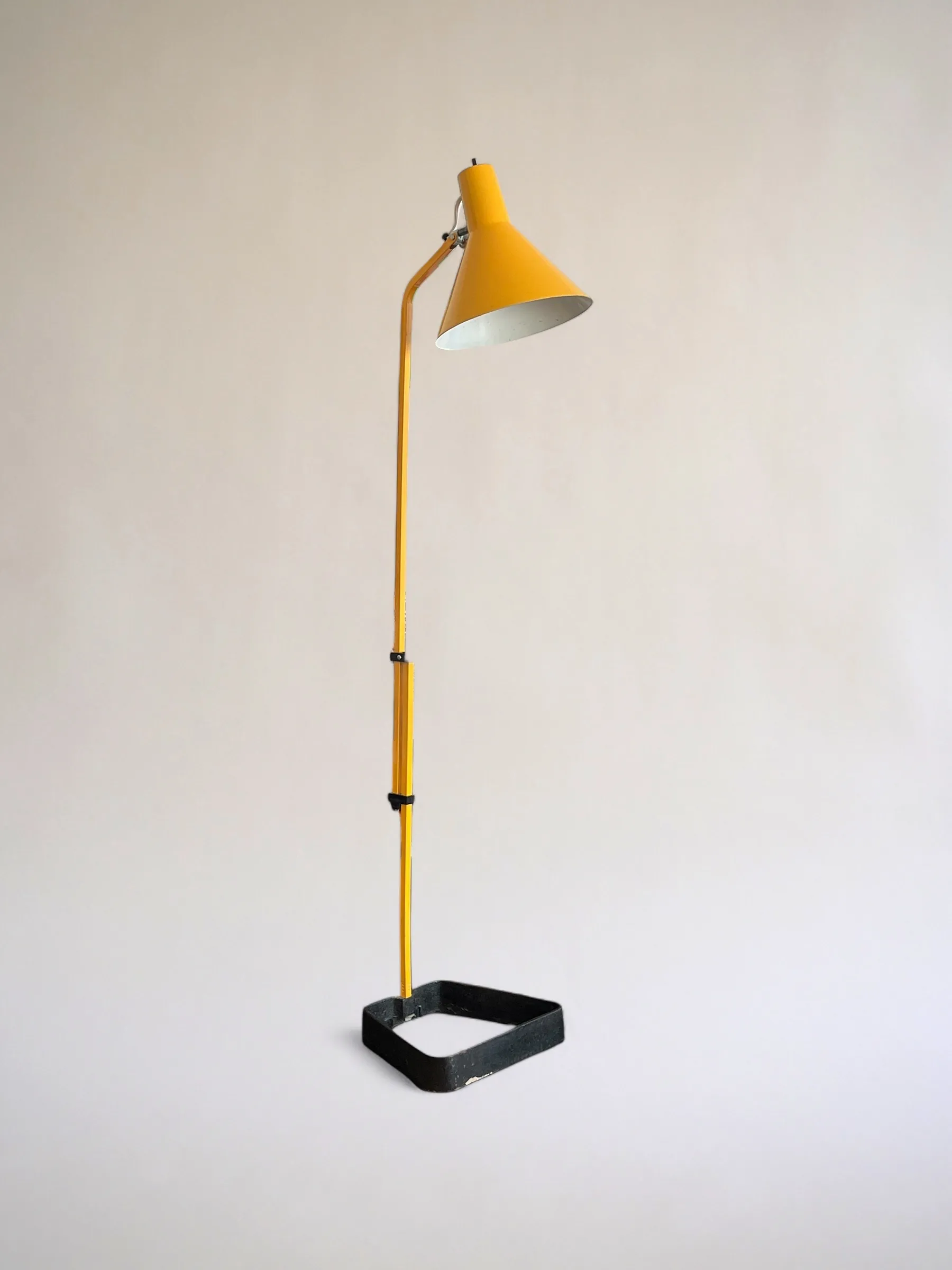 Projecteur Citrine – Lampadaire Atelier 70