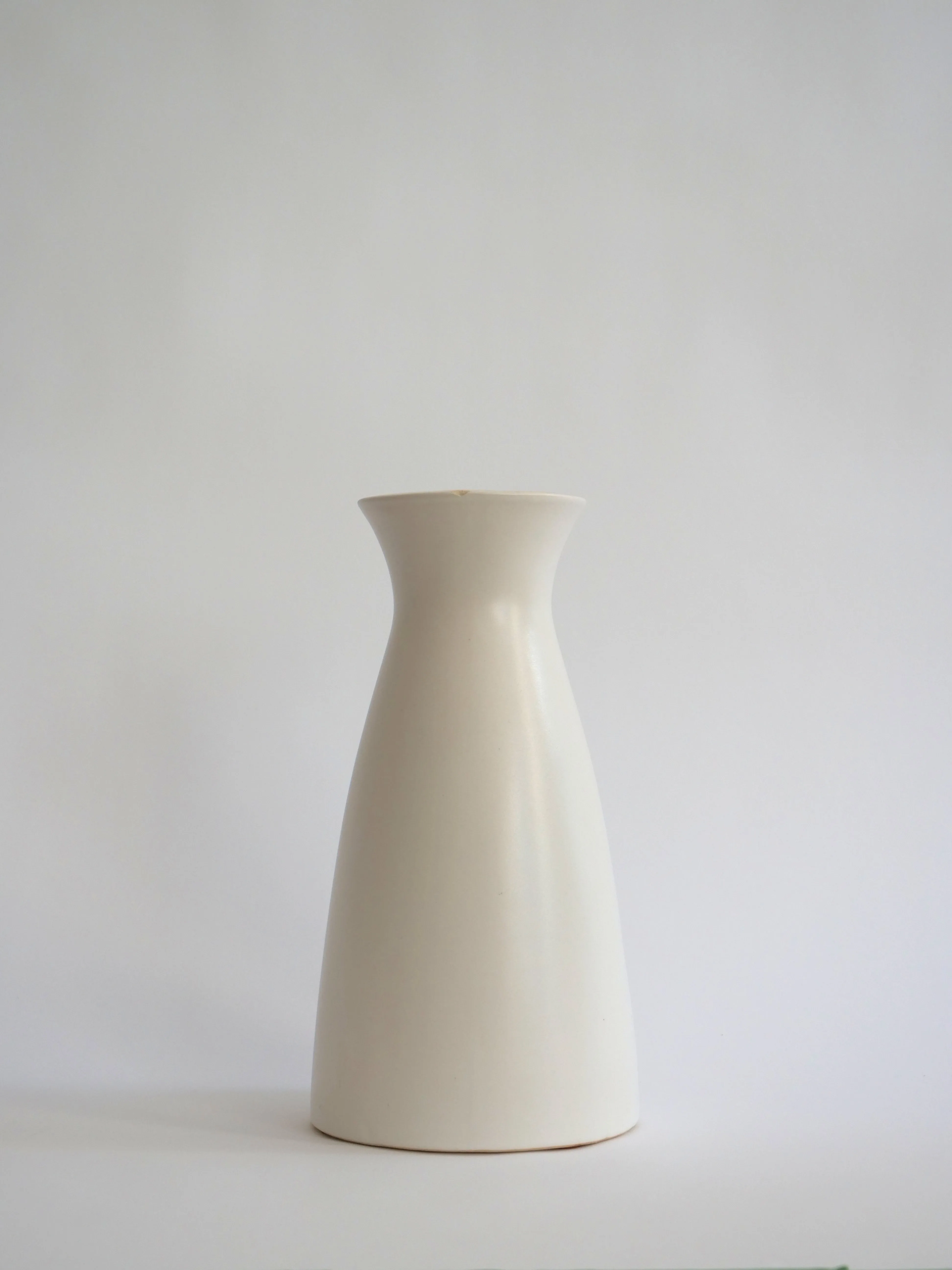 Silène Blanche – Vase Sculpture Minimaliste