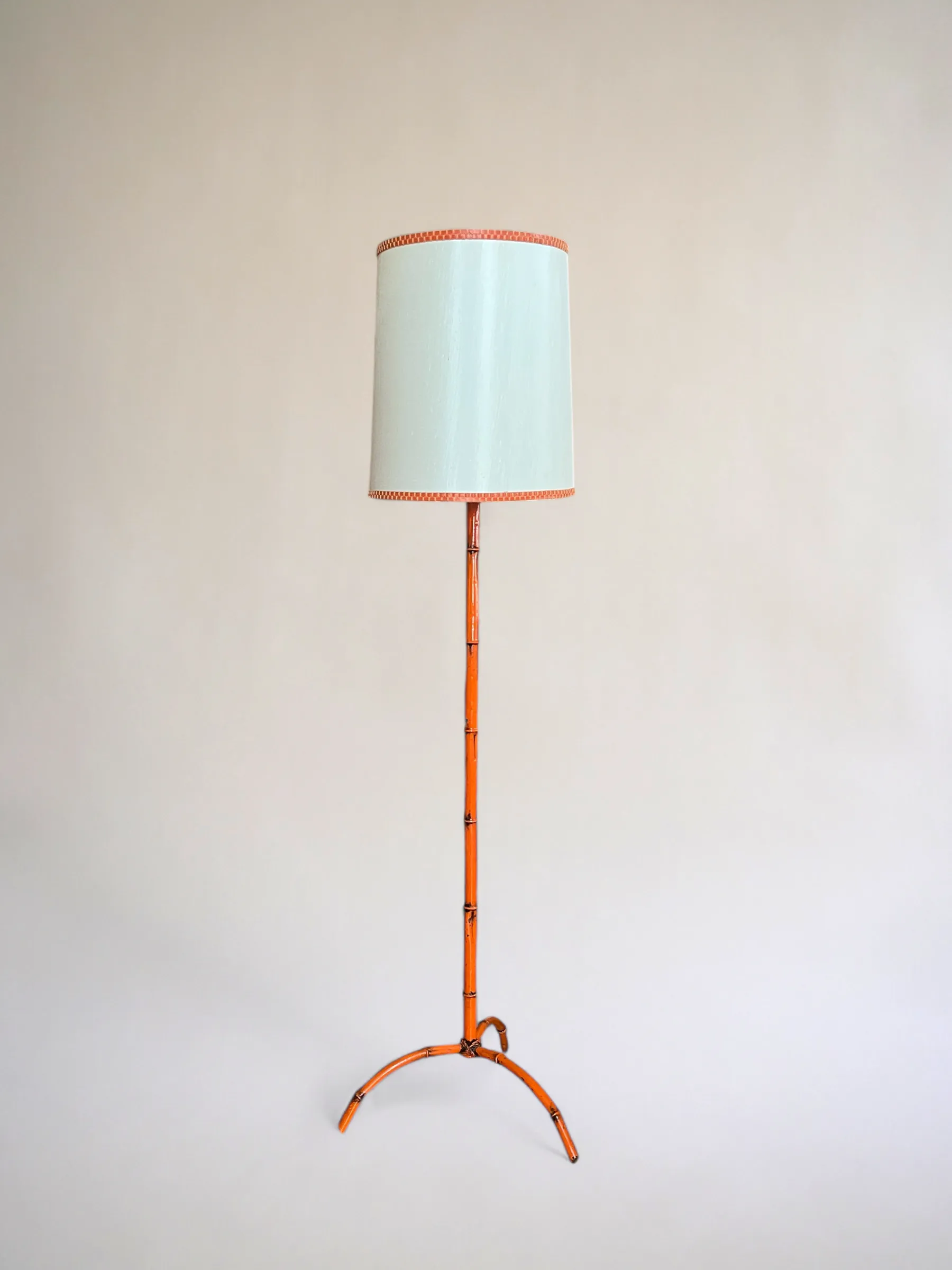 Tige Mandarine – Lampadaire Bambou Laqué