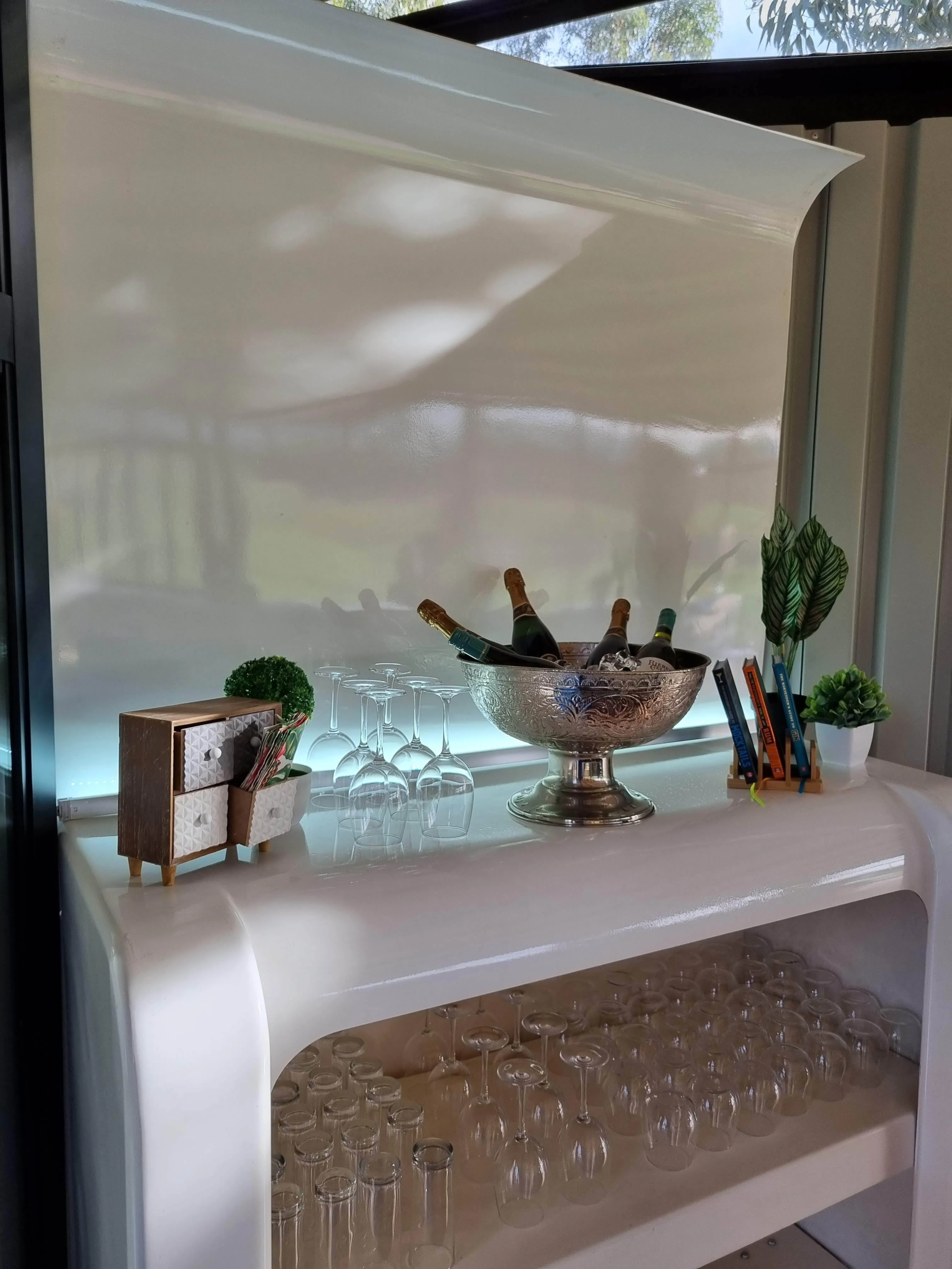 Premium Fibre Gloss Bar Display