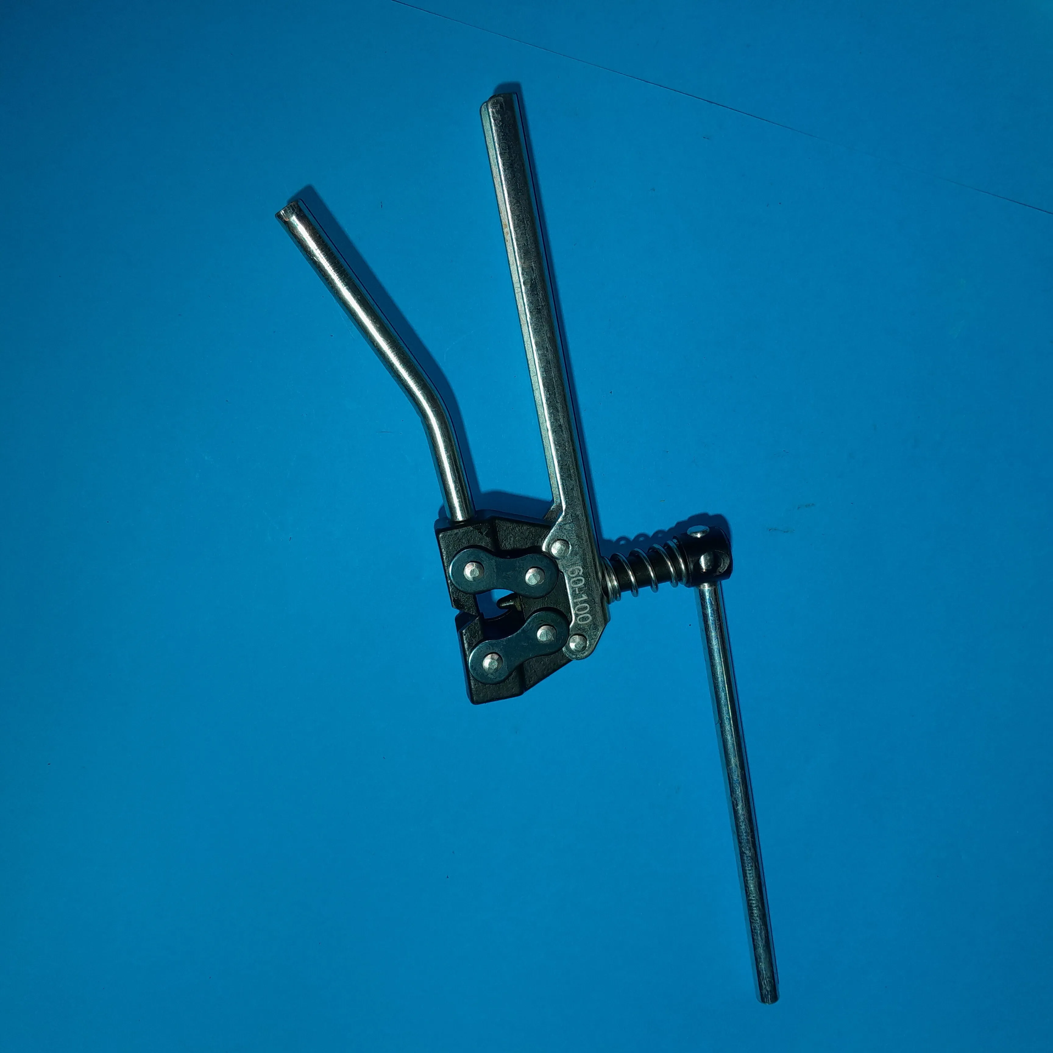 Chain braker tool