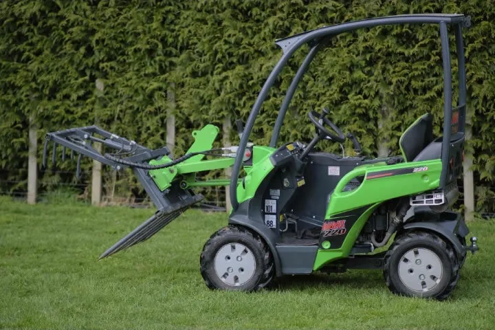 Avant 220 Loader