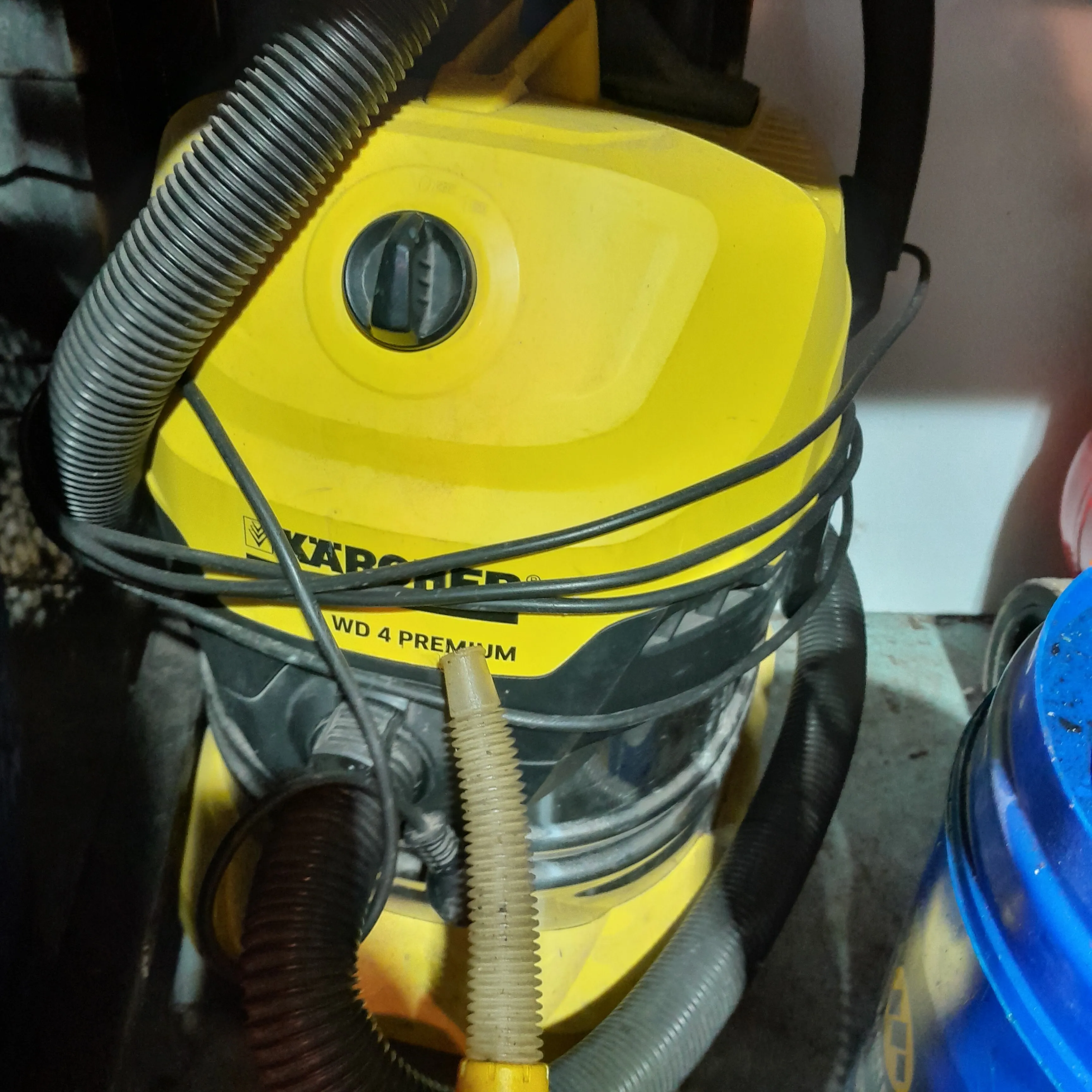 Vacuum wet and dry