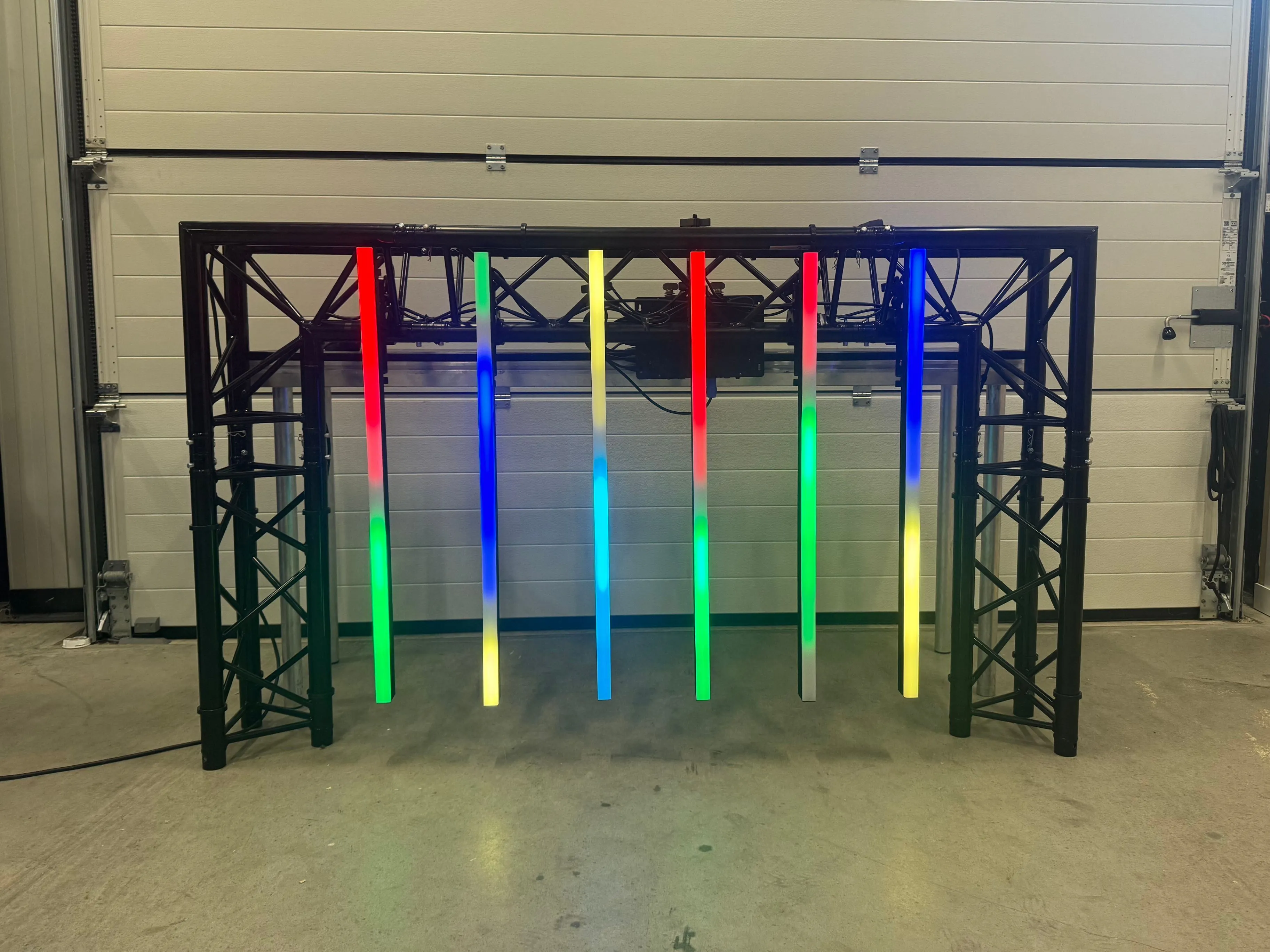 DJ Booth - Candy Truss (LED Tubes) - 2,5 x 1m