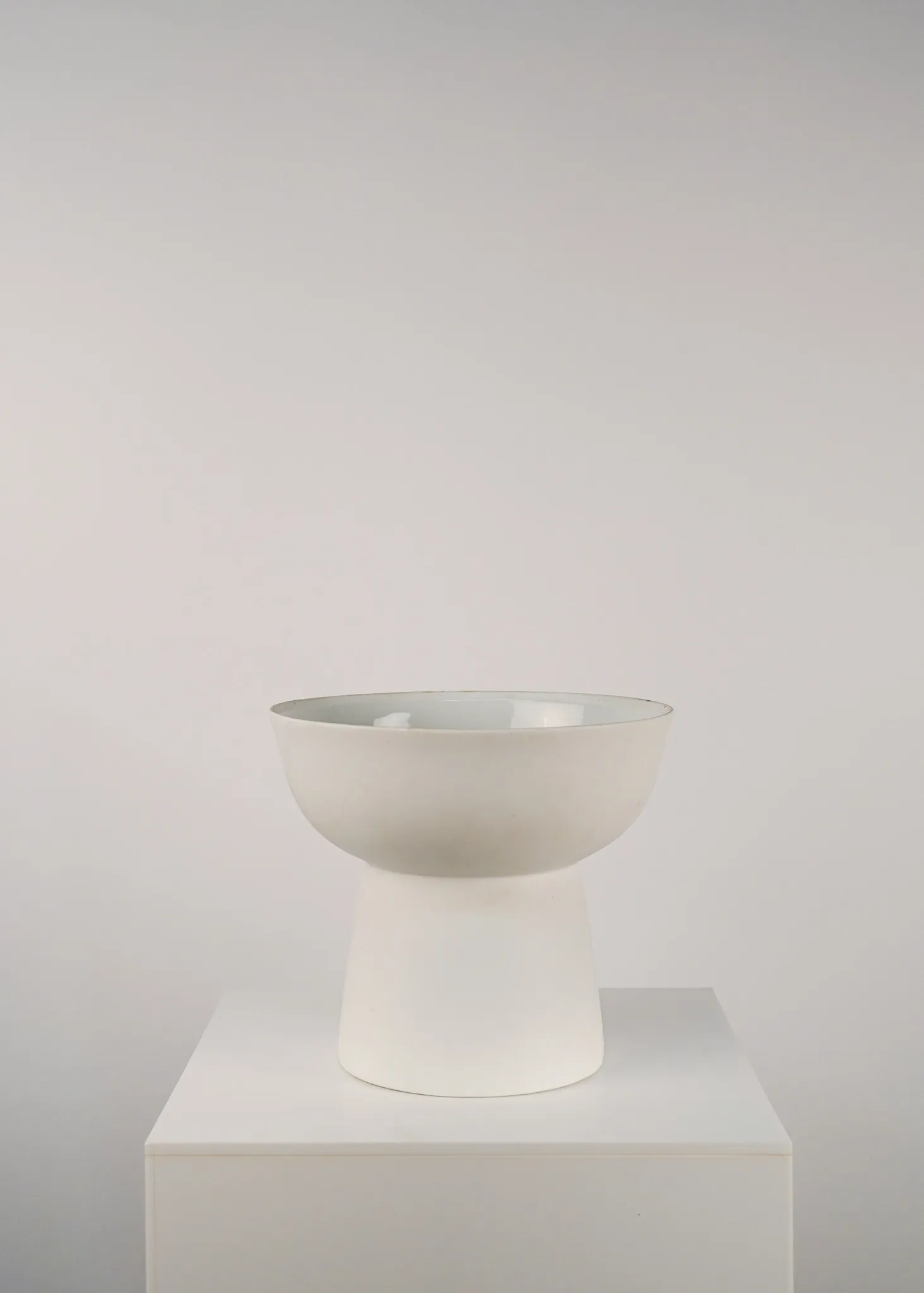 CR Porcelain Vase
