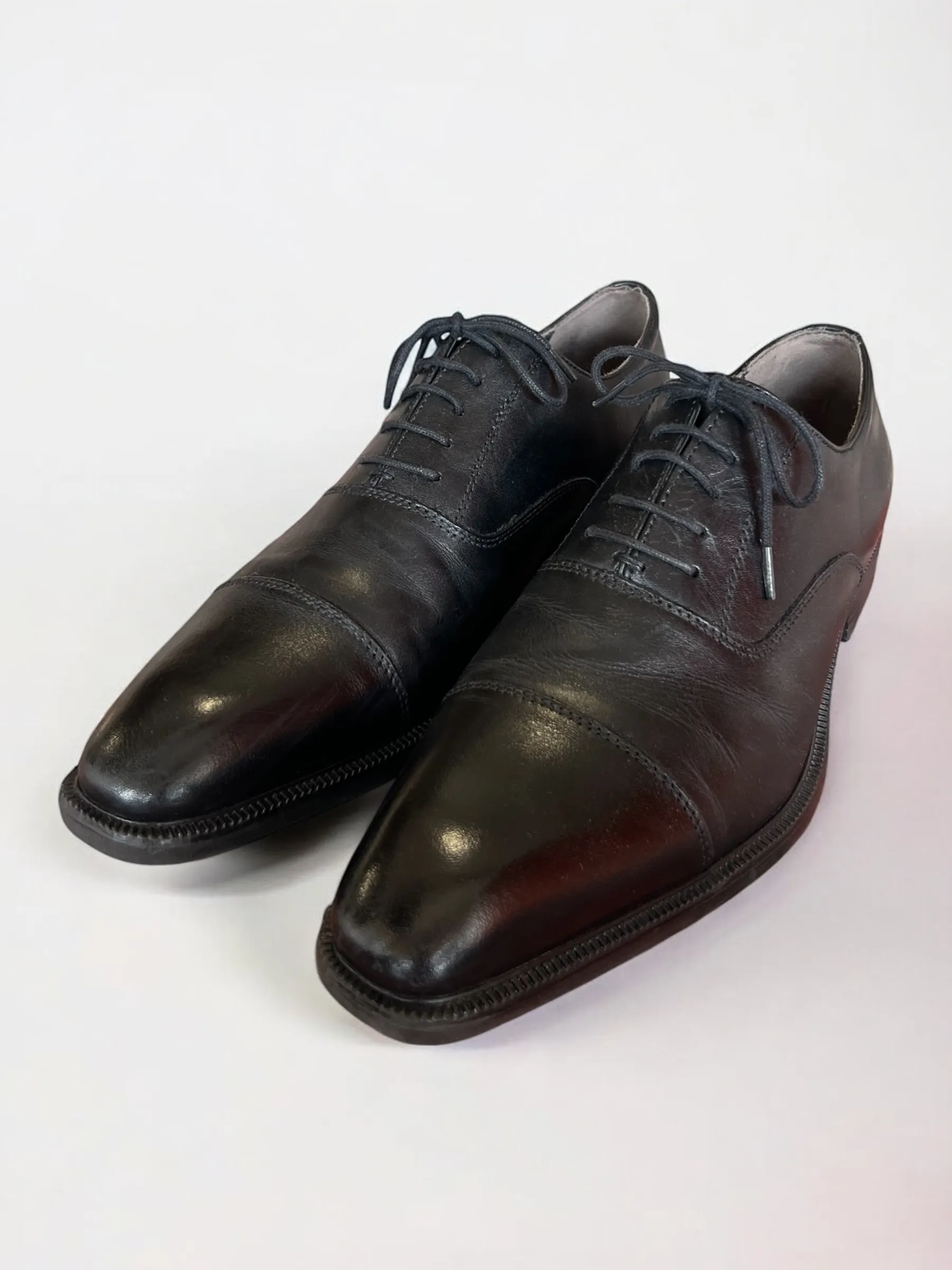 Basic straight-tip shoes