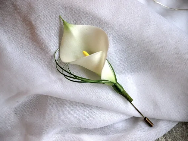 Calla Lily Boutonniere Lapel Pin 