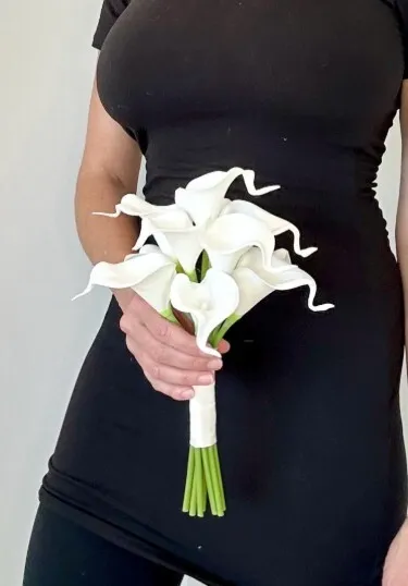 Bridesmaid Bouquet (8 stems of Calla Lilly)
