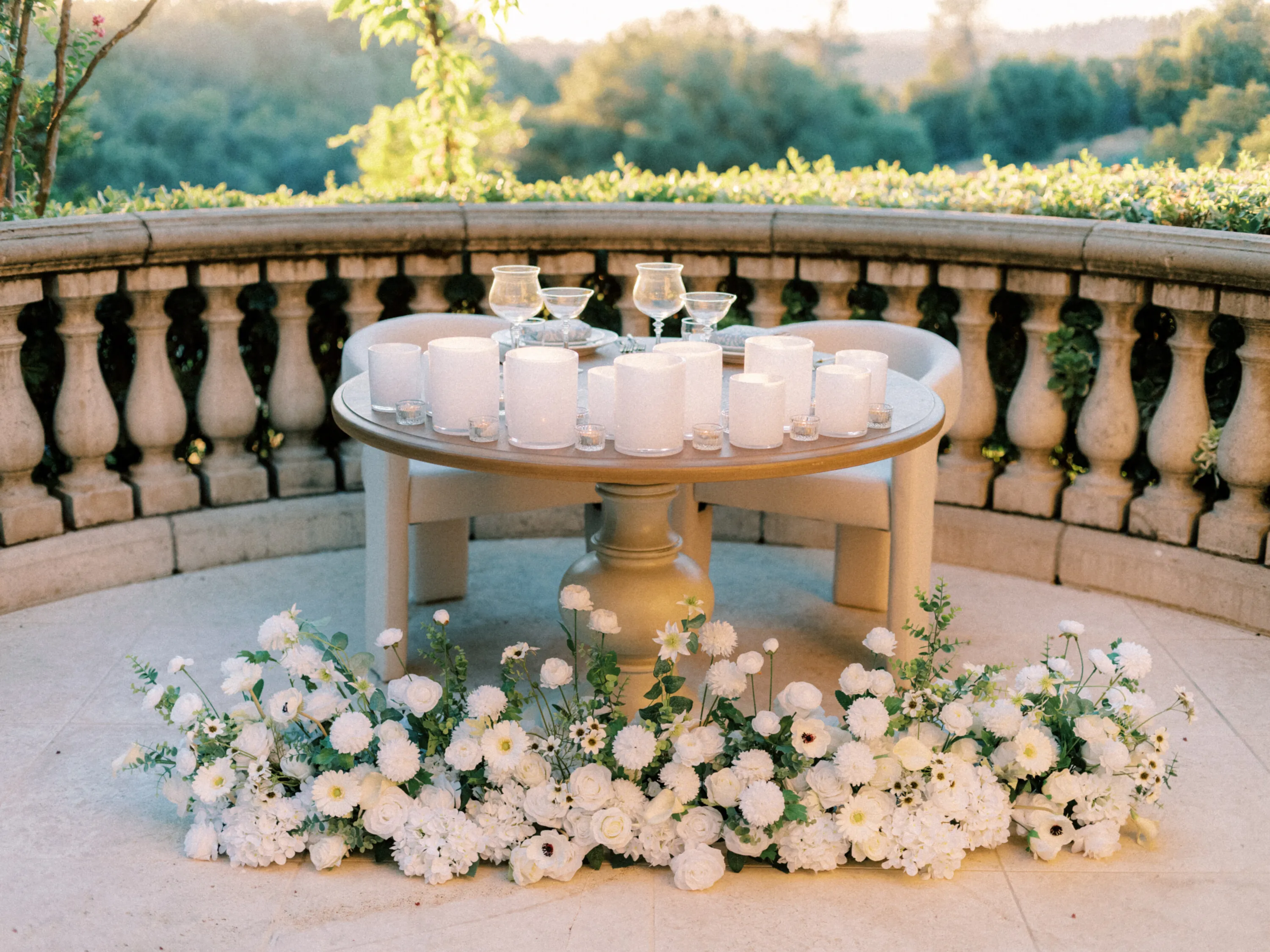 White Arch or Petite Ground Floral