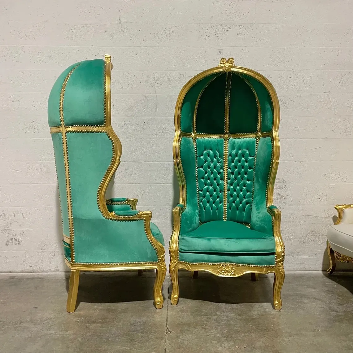Thrones His and Hers
