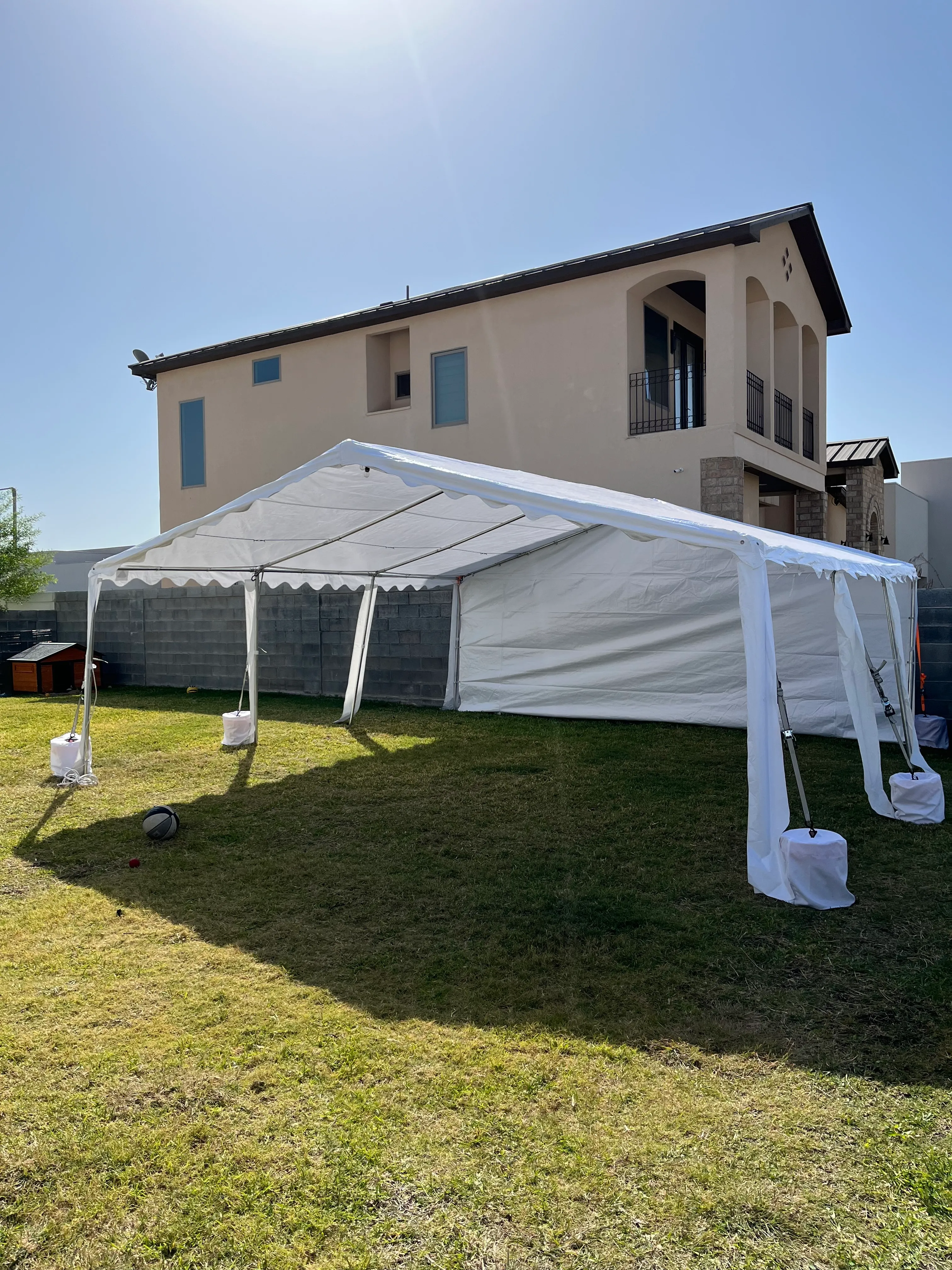 Deluxe Package (resin chairs / 6 ft rectangular tables)