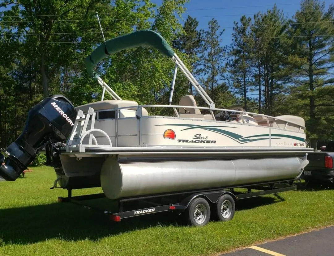 Pontoon Boat (12 Passenger)