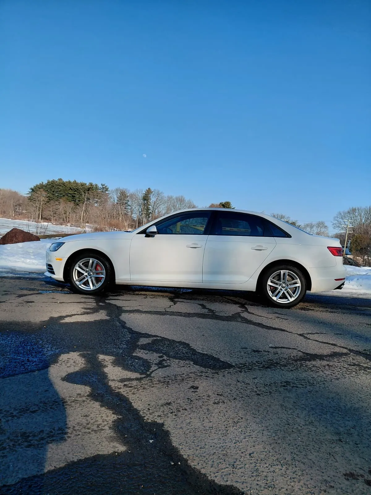 Audi 2017 A4 (White)