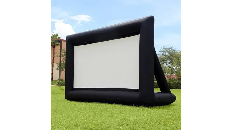 Inflatable projector screen