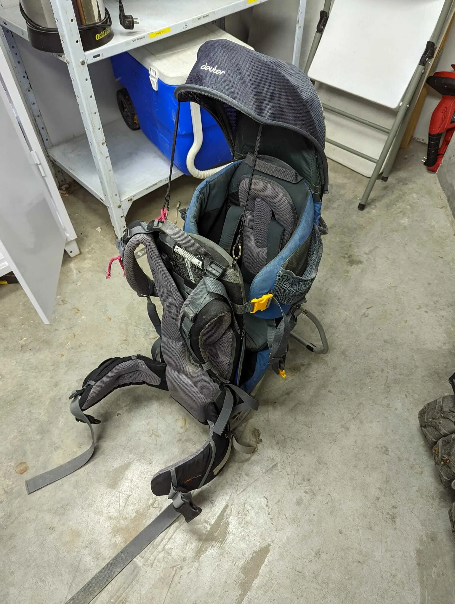 מנשא טיולים לתינוק מבית דויטר - F41