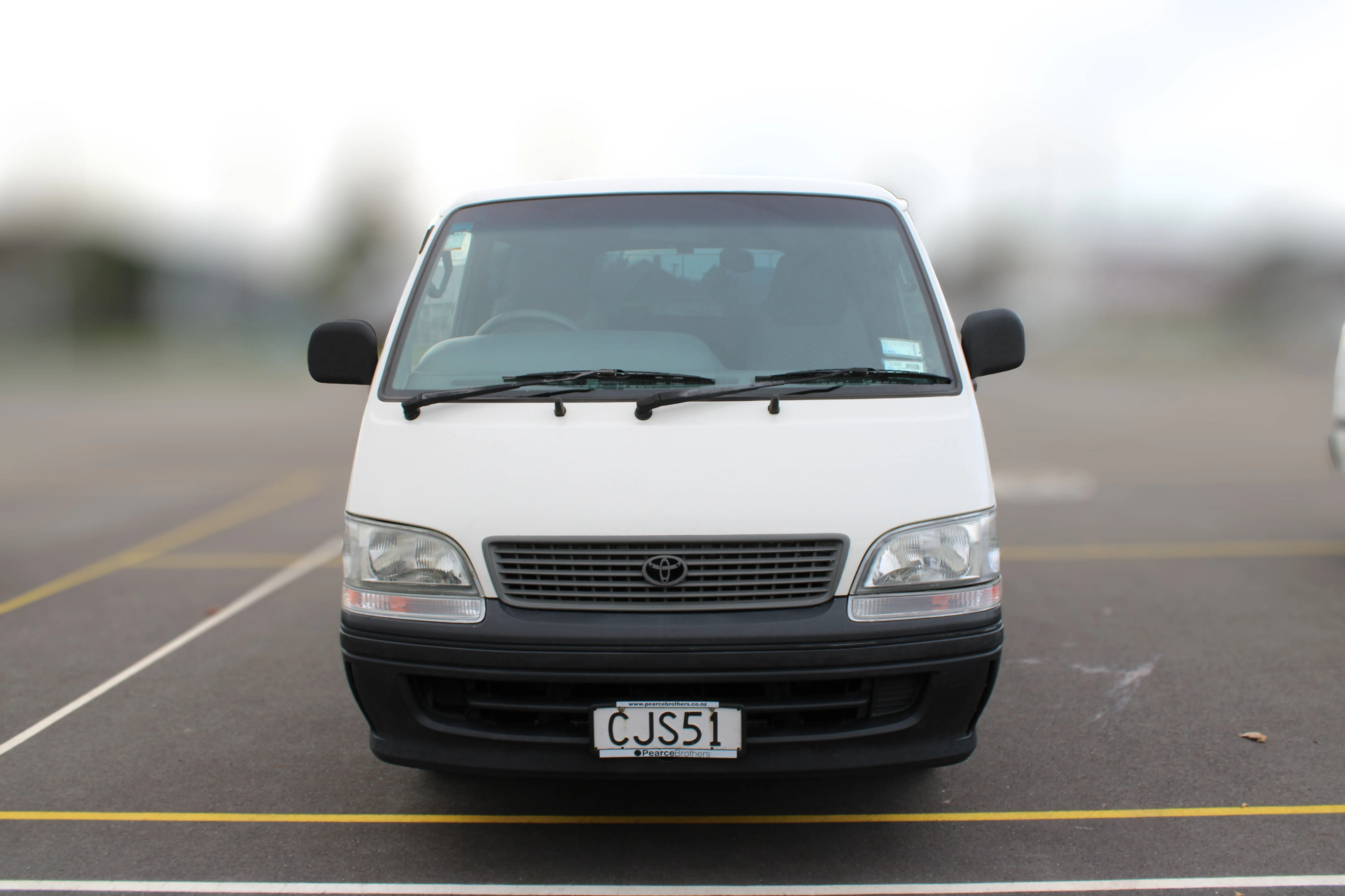 Hiace CJS51 (10 Seats)