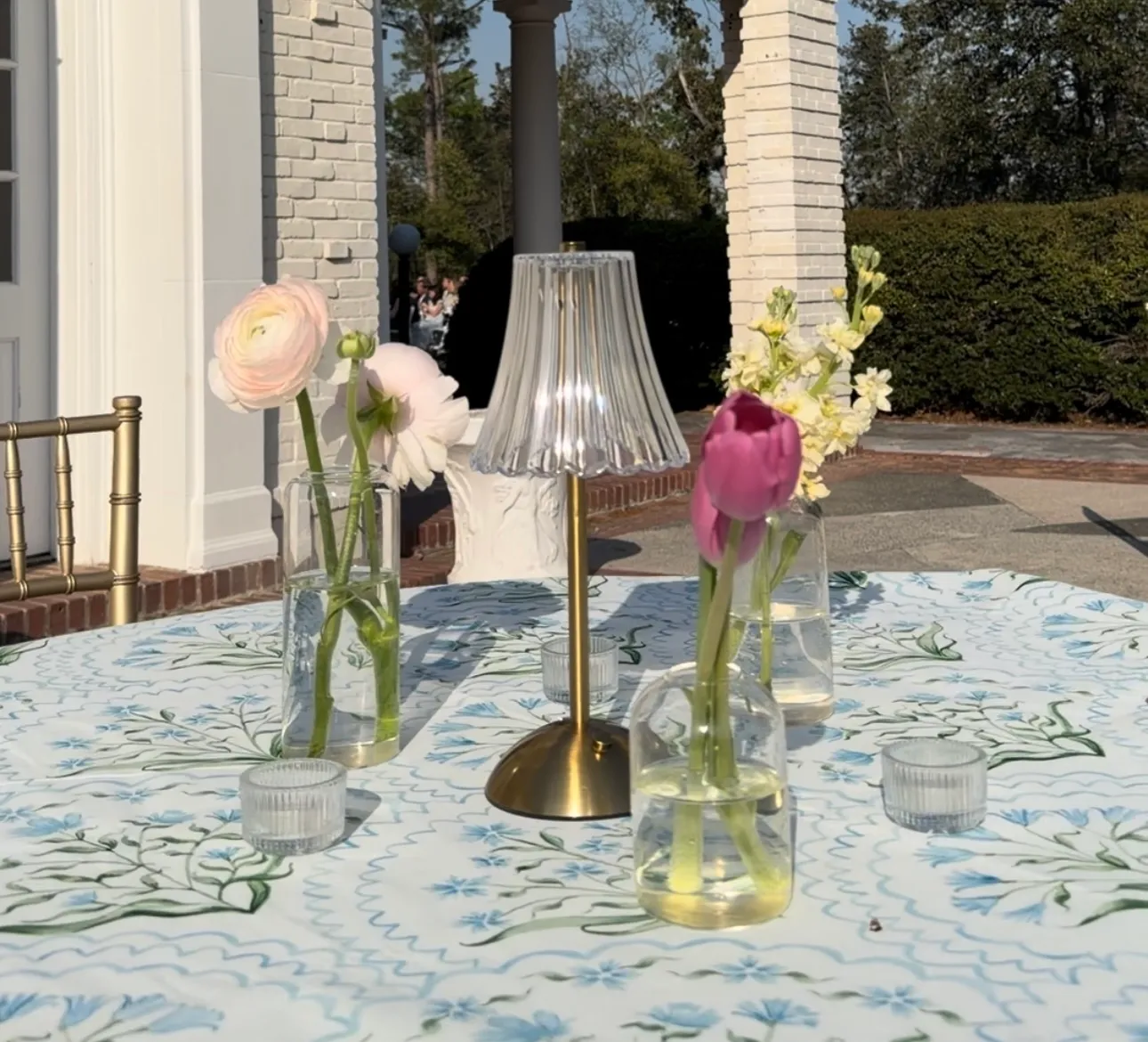 Scalloped Edge Tabletop Lamp