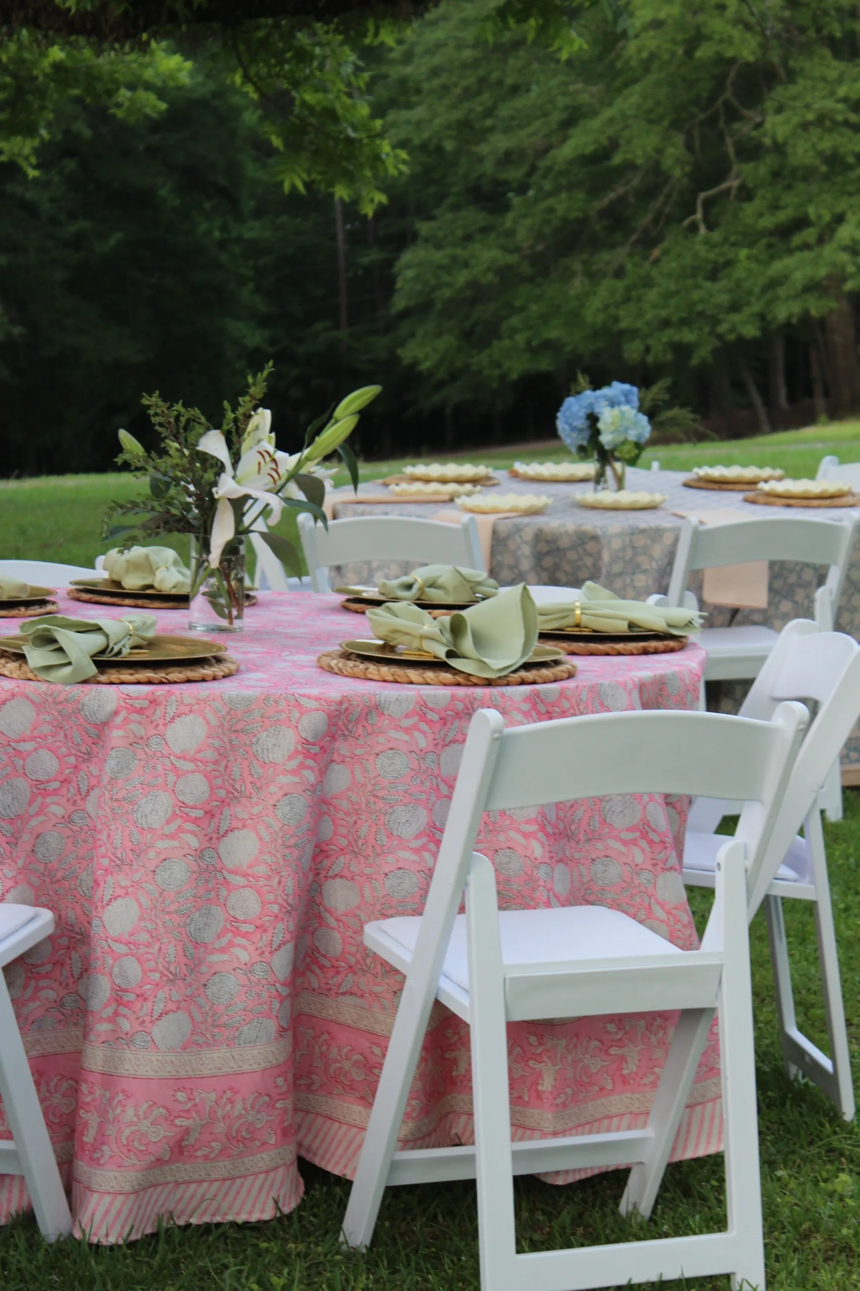 The "Penelope" 120" Round Linen