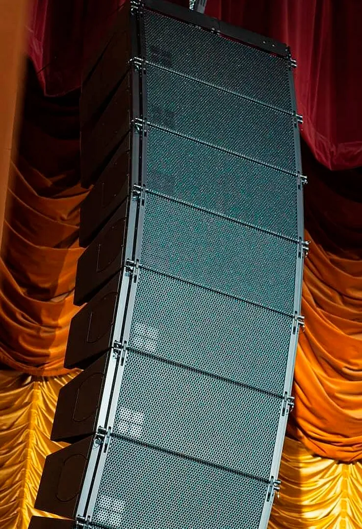Line array i monitors