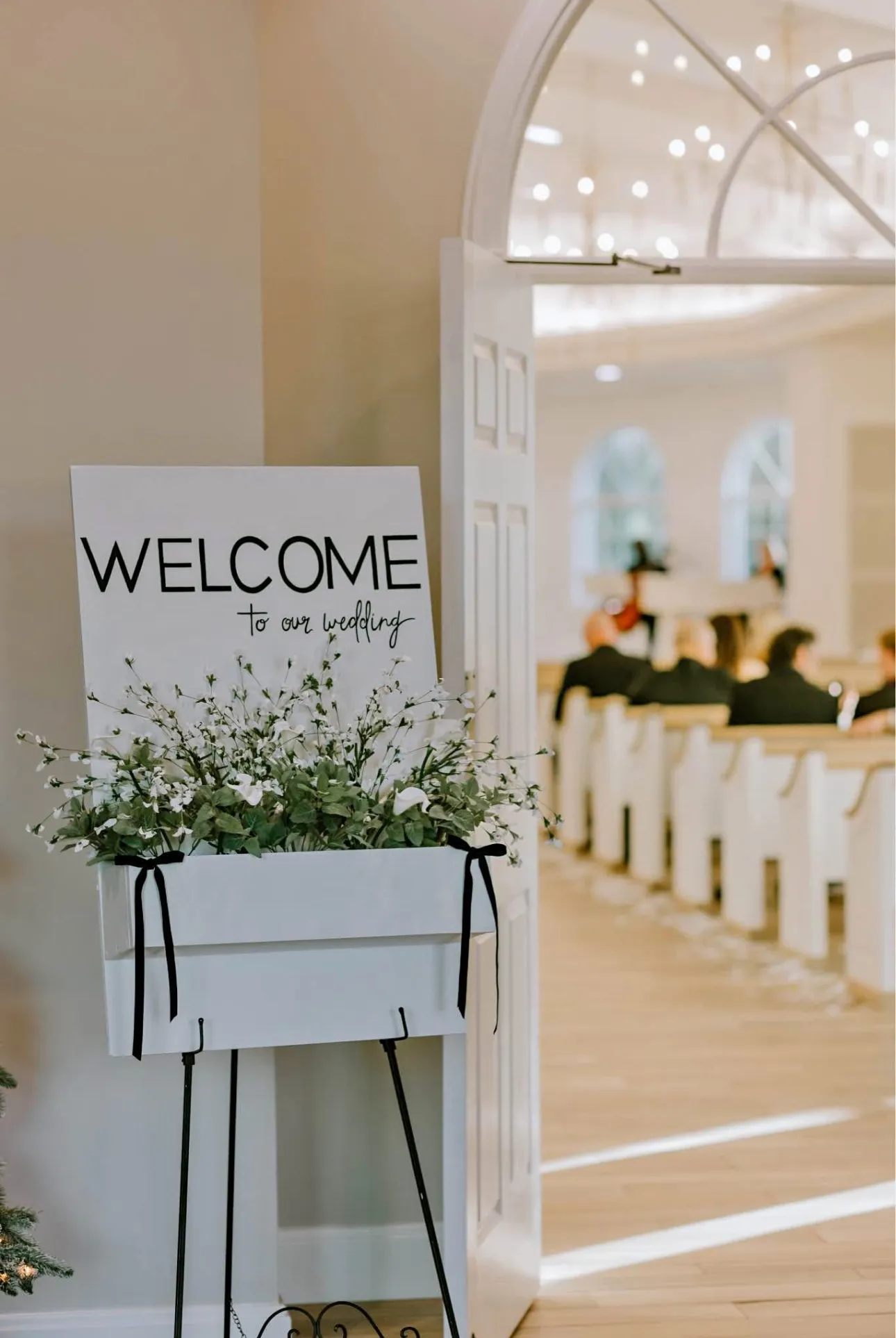 Welcome Flower Box Sign (includes flowers) 