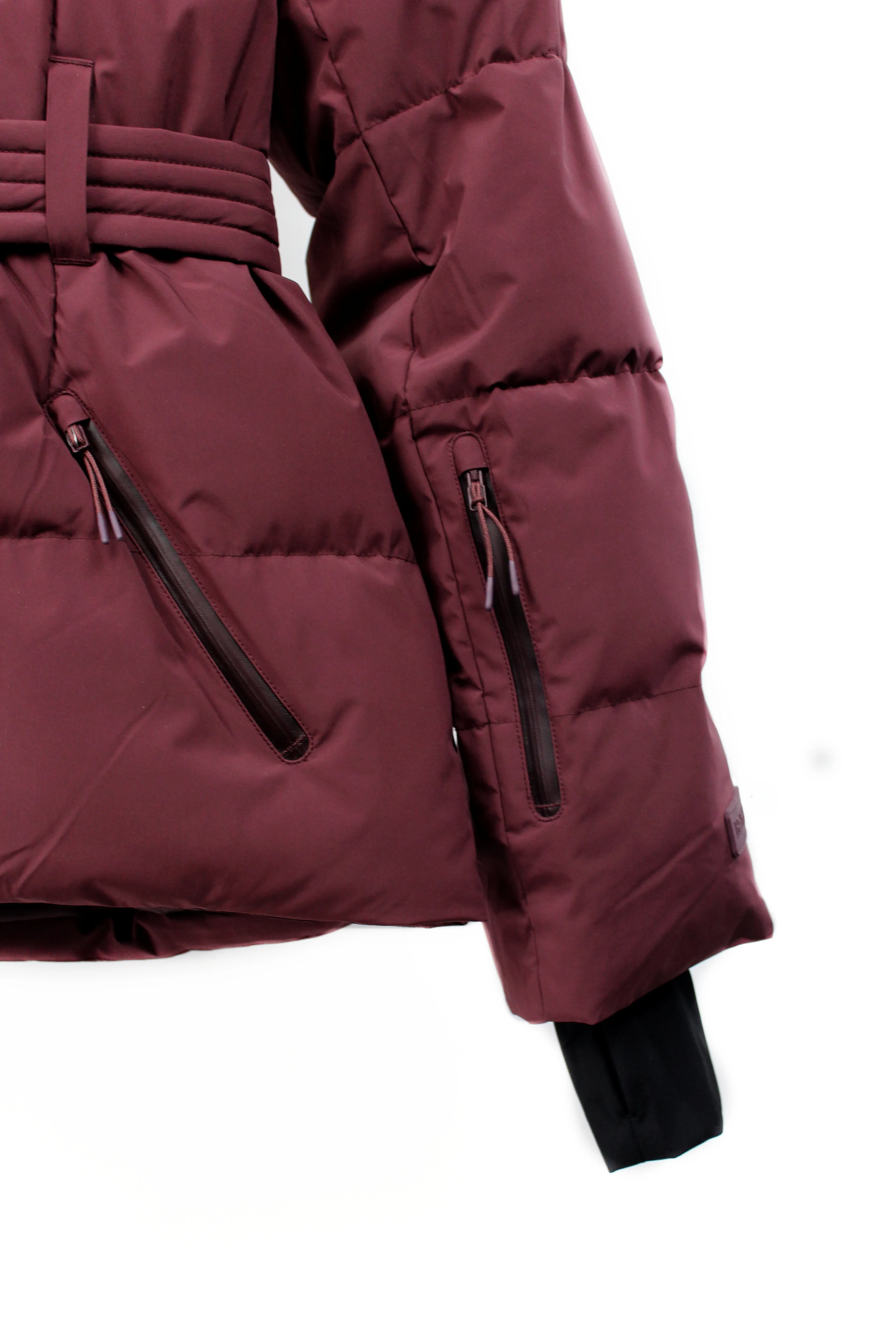 Pass Pocket on Ski jacket
