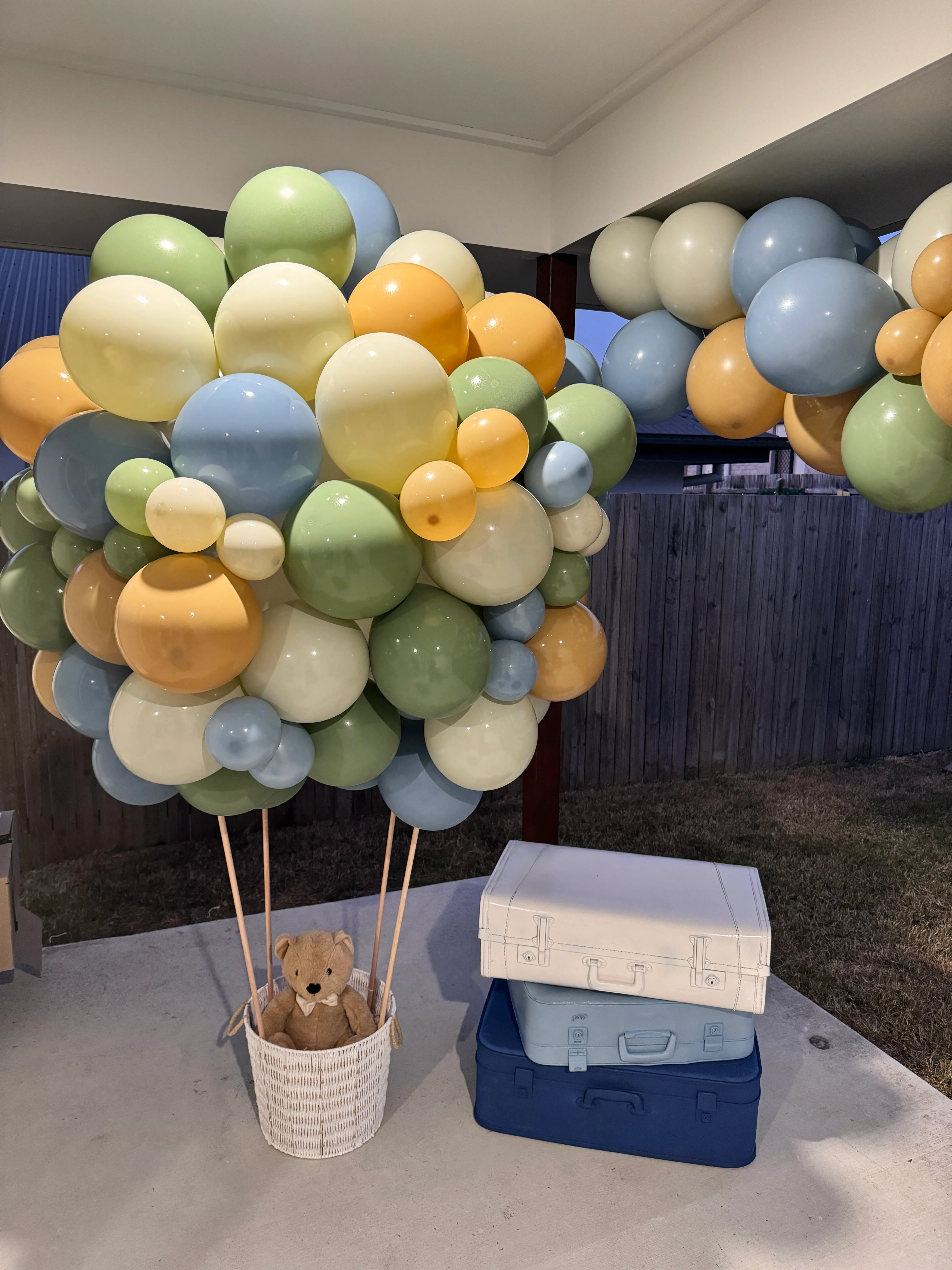 Giant Hot Air Balloon -Balloon Sculpture (2m x 1m)