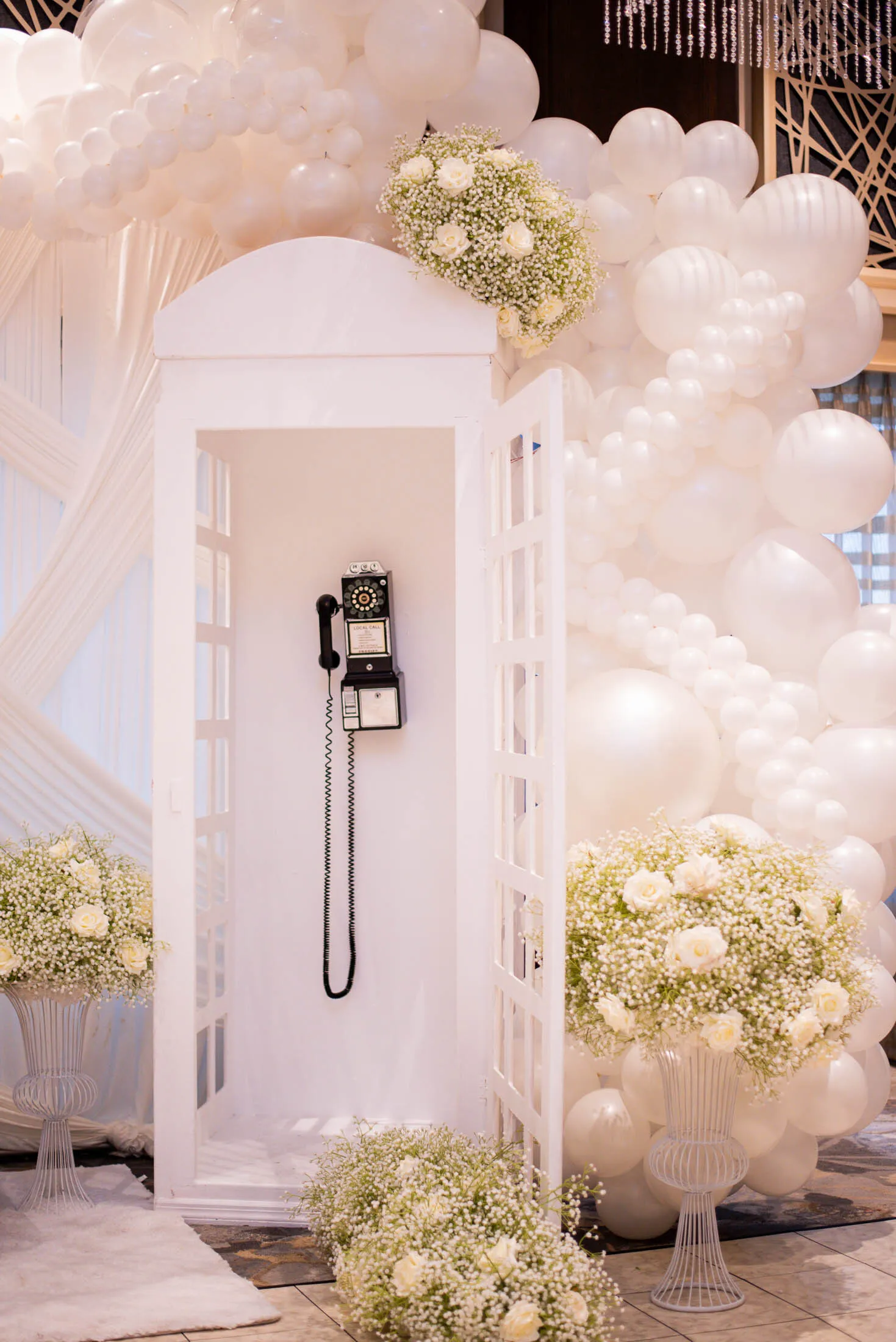 Phone Booth (R)