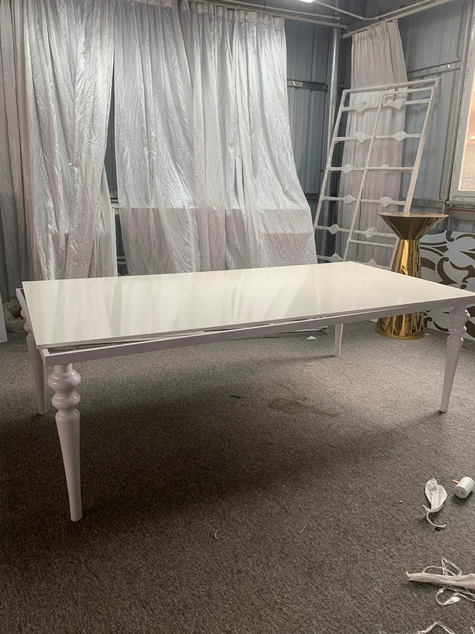 Solid color Captain Table available in black and white (SH)