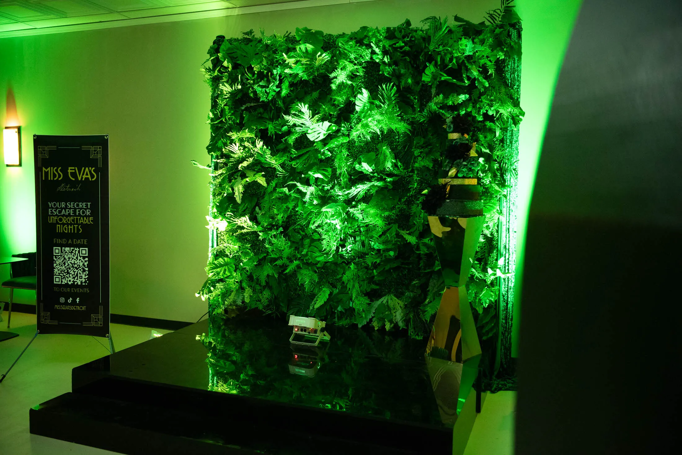 Rainforest Grass wall ( R)