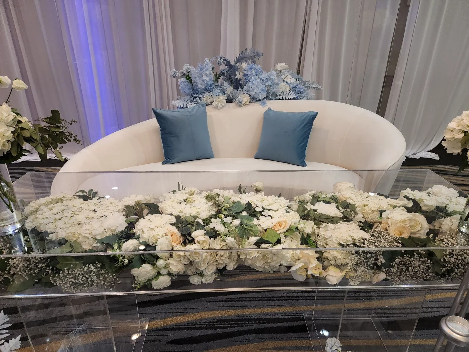 Fillable Acrylic Sweetheart Table (R)