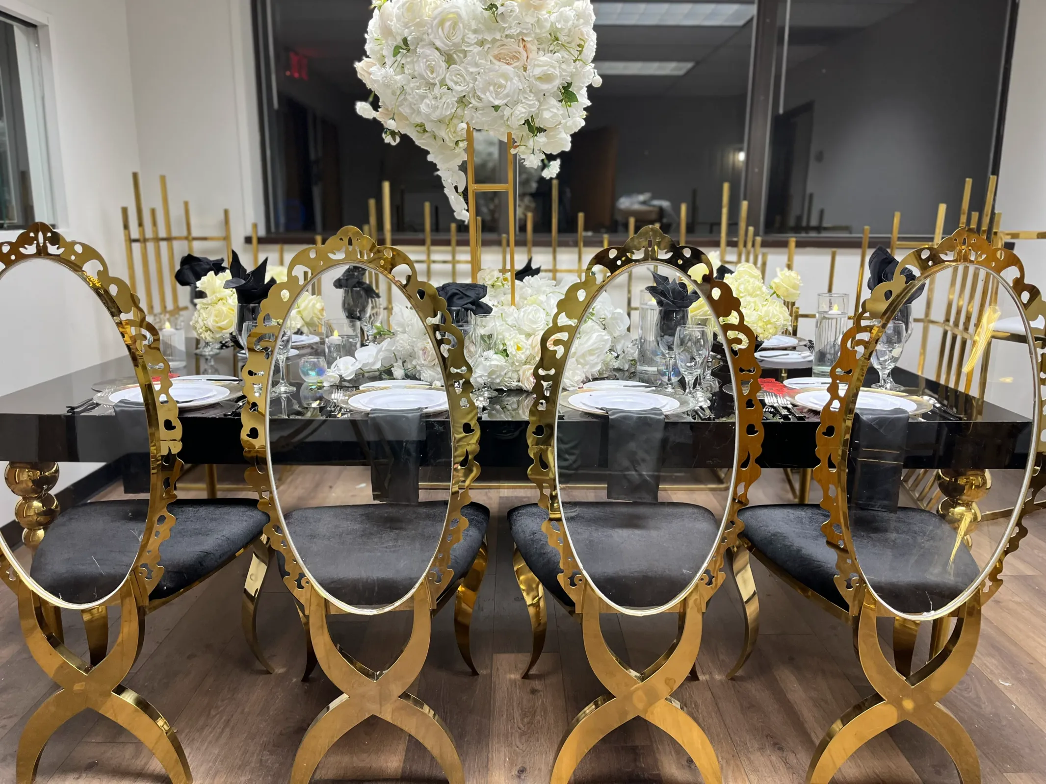 Black captain Table (SH)