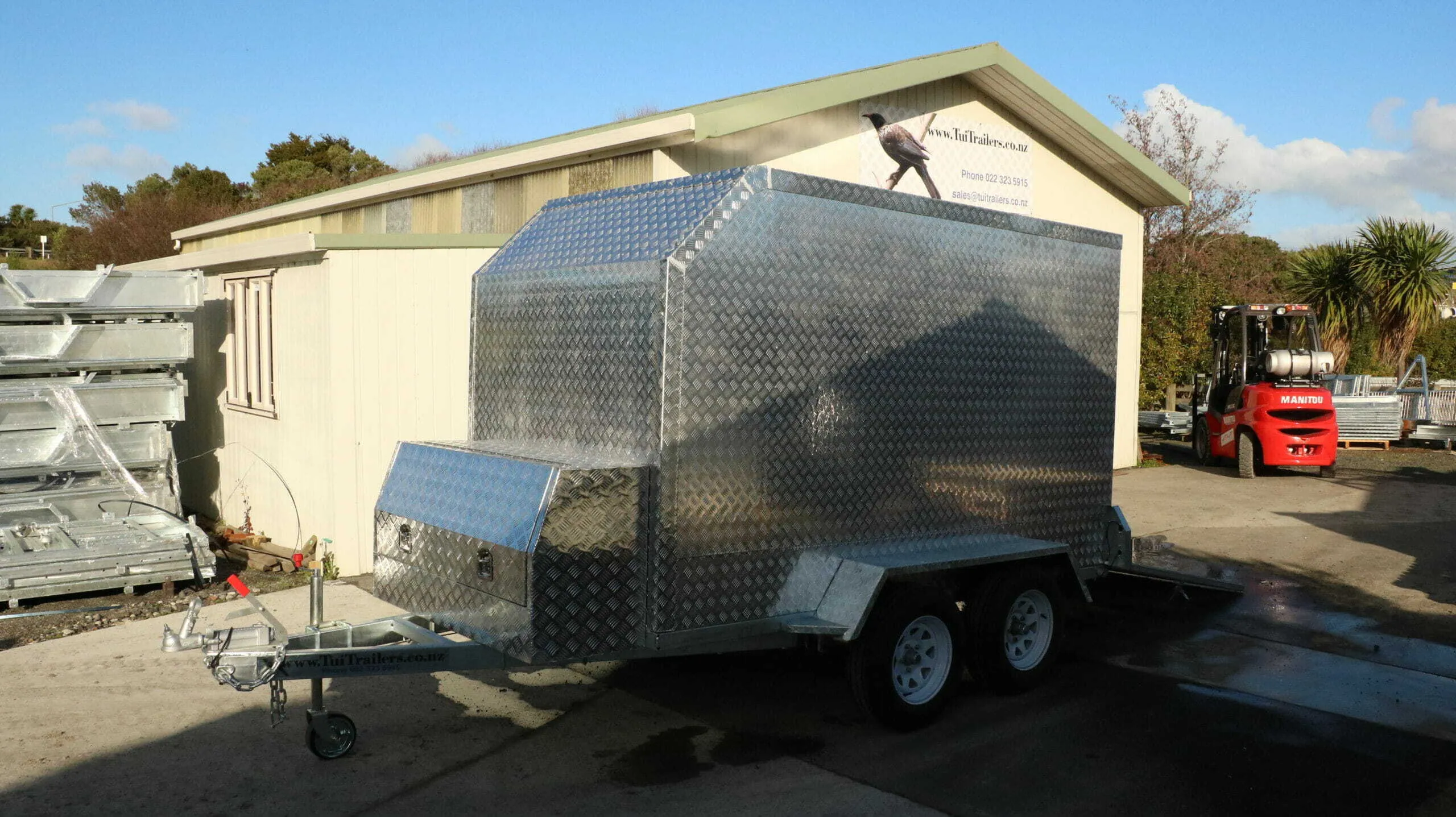 10X5 ENCLOSED TRAILER 